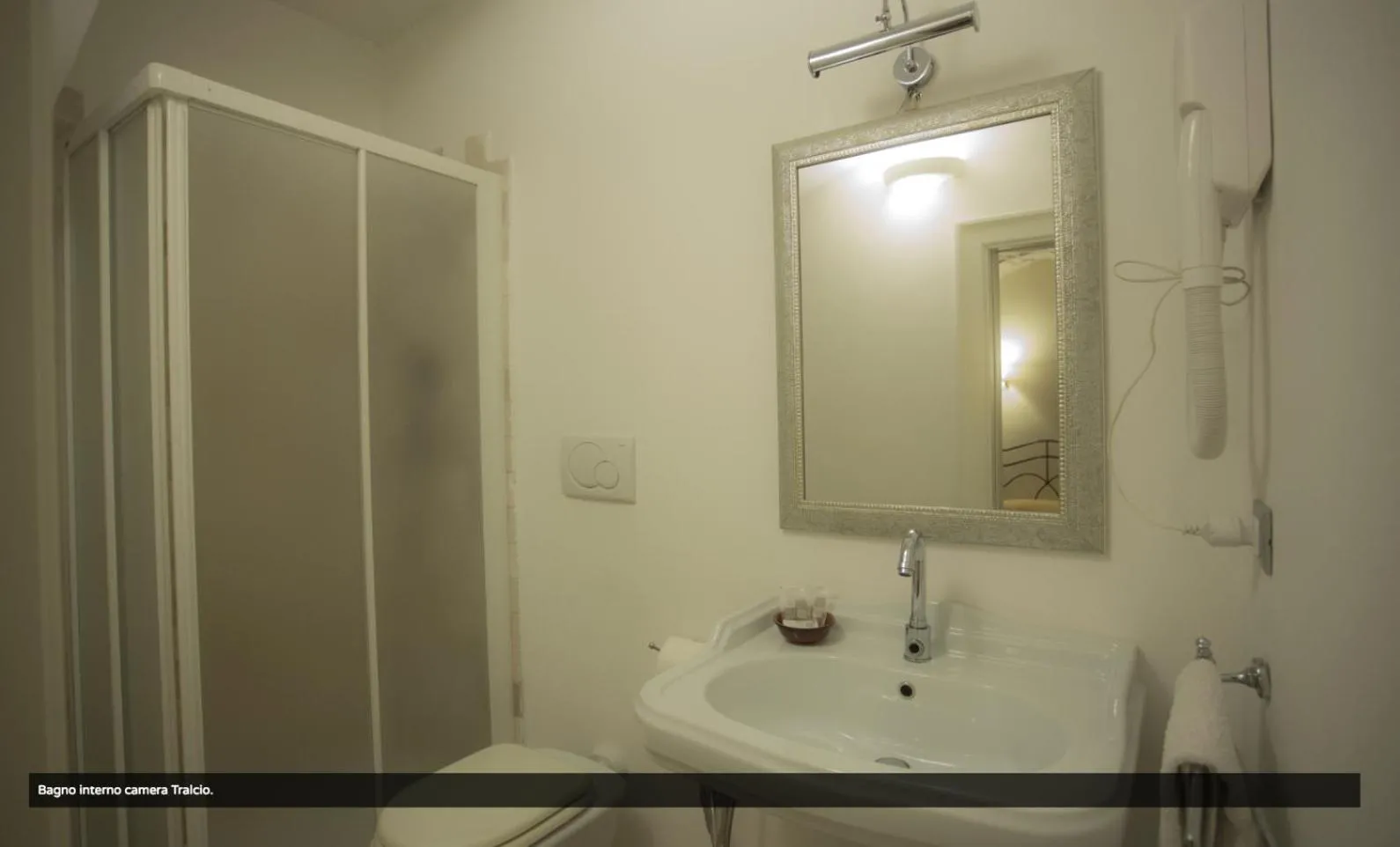 Bathroom in La Dolce Vite