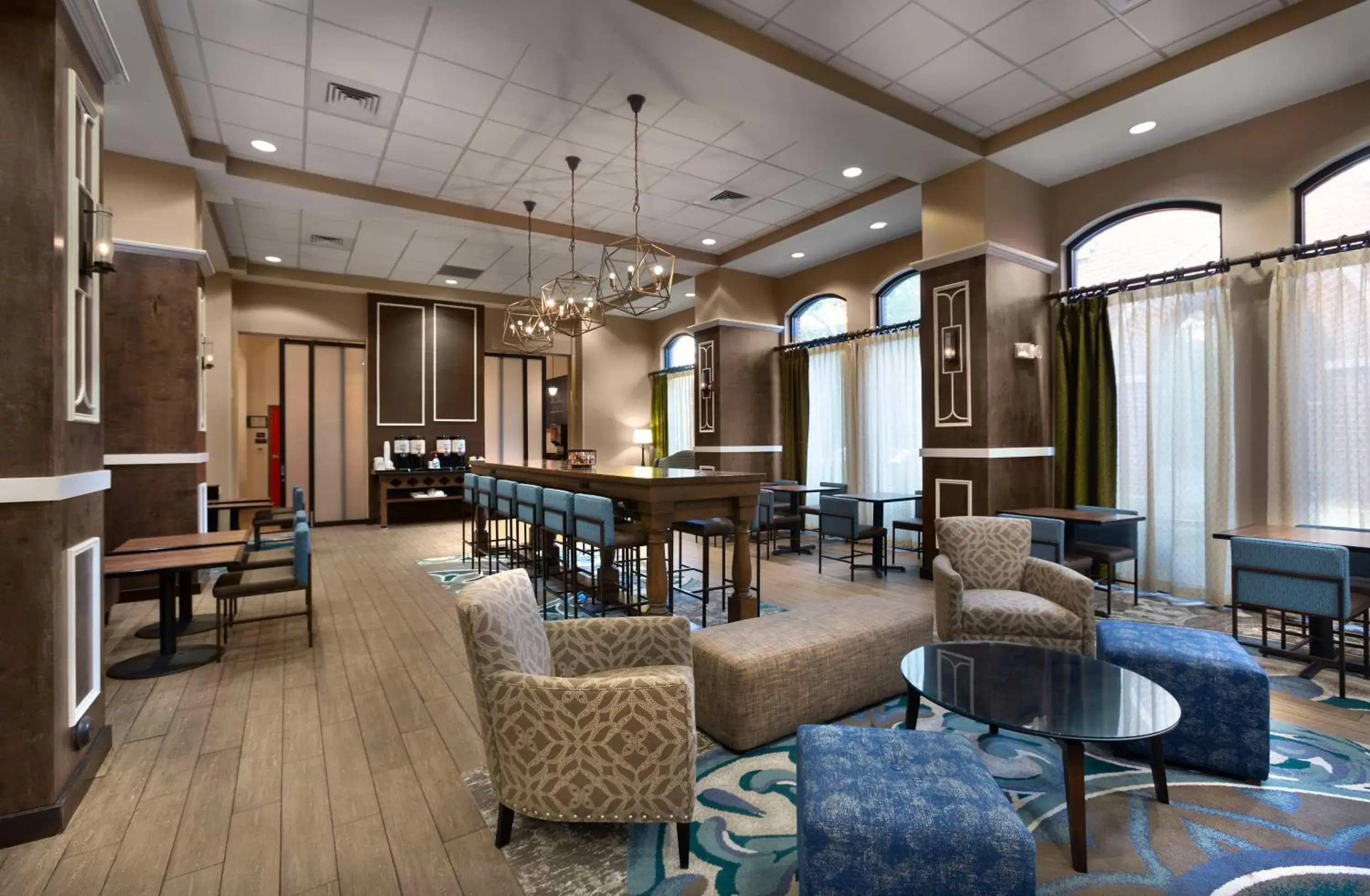 Restaurant/places to eat in Hampton Inn Belmont at Montcross Restaurant/places to eat in Hampton Inn Belmont at Montcross