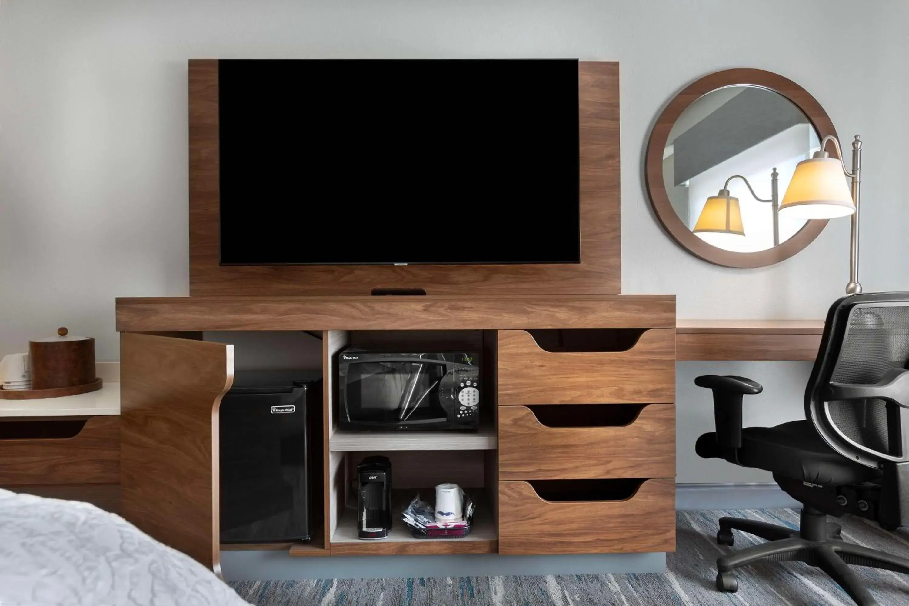 Bedroom in Hampton Inn Belmont at Montcross Bedroom in Hampton Inn Belmont at Montcross