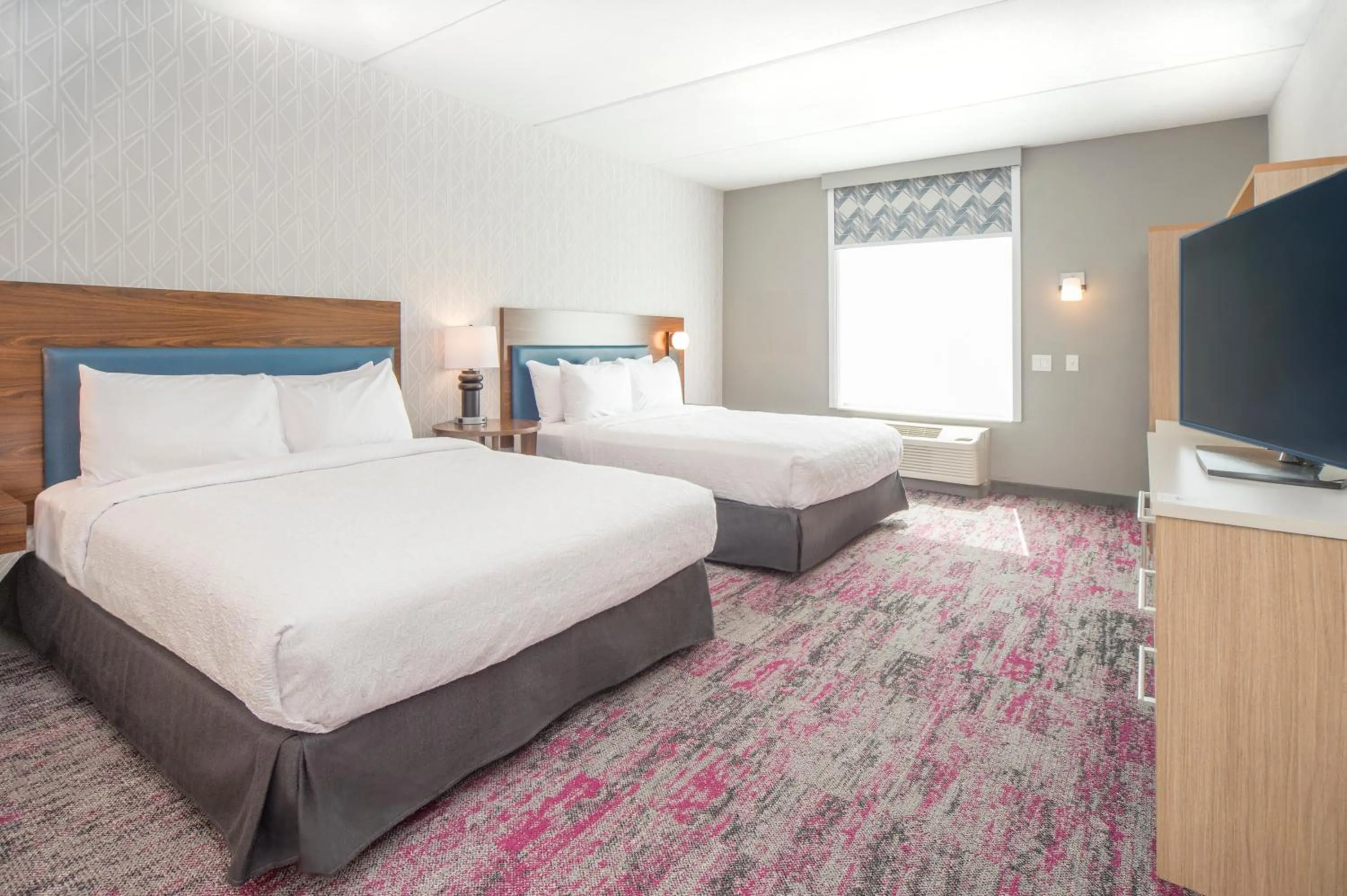 Bed in Home2 Suites by Hilton Saratoga Malta