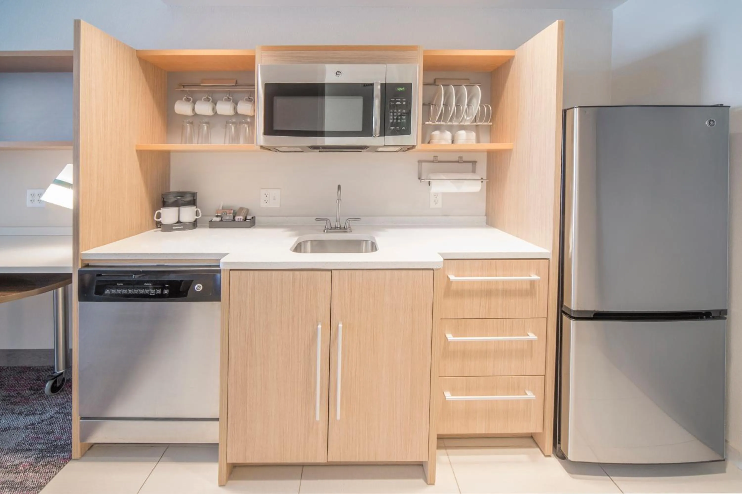 Kitchen or kitchenette in Home2 Suites by Hilton Saratoga Malta