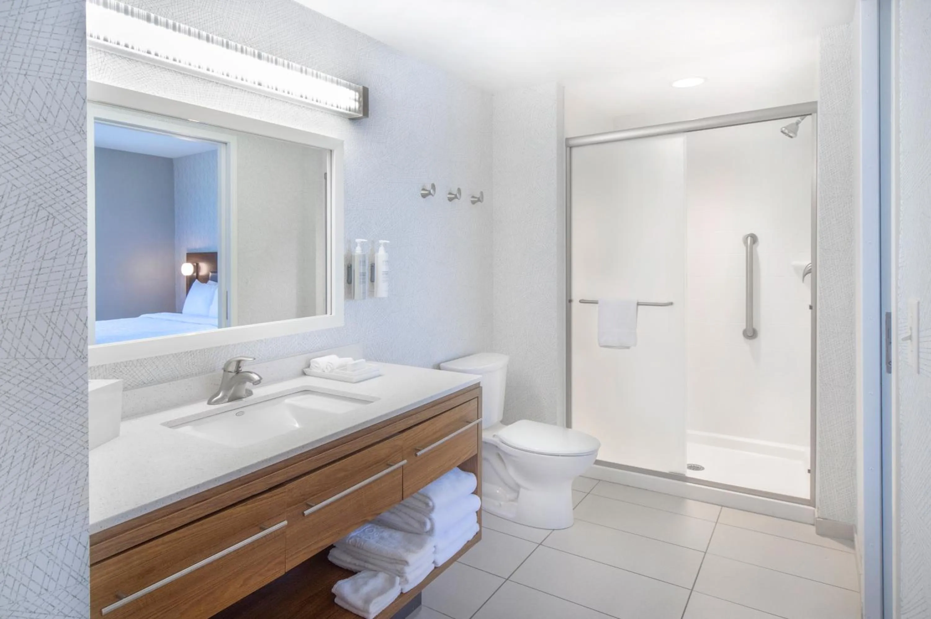 Bathroom in Home2 Suites by Hilton Saratoga Malta