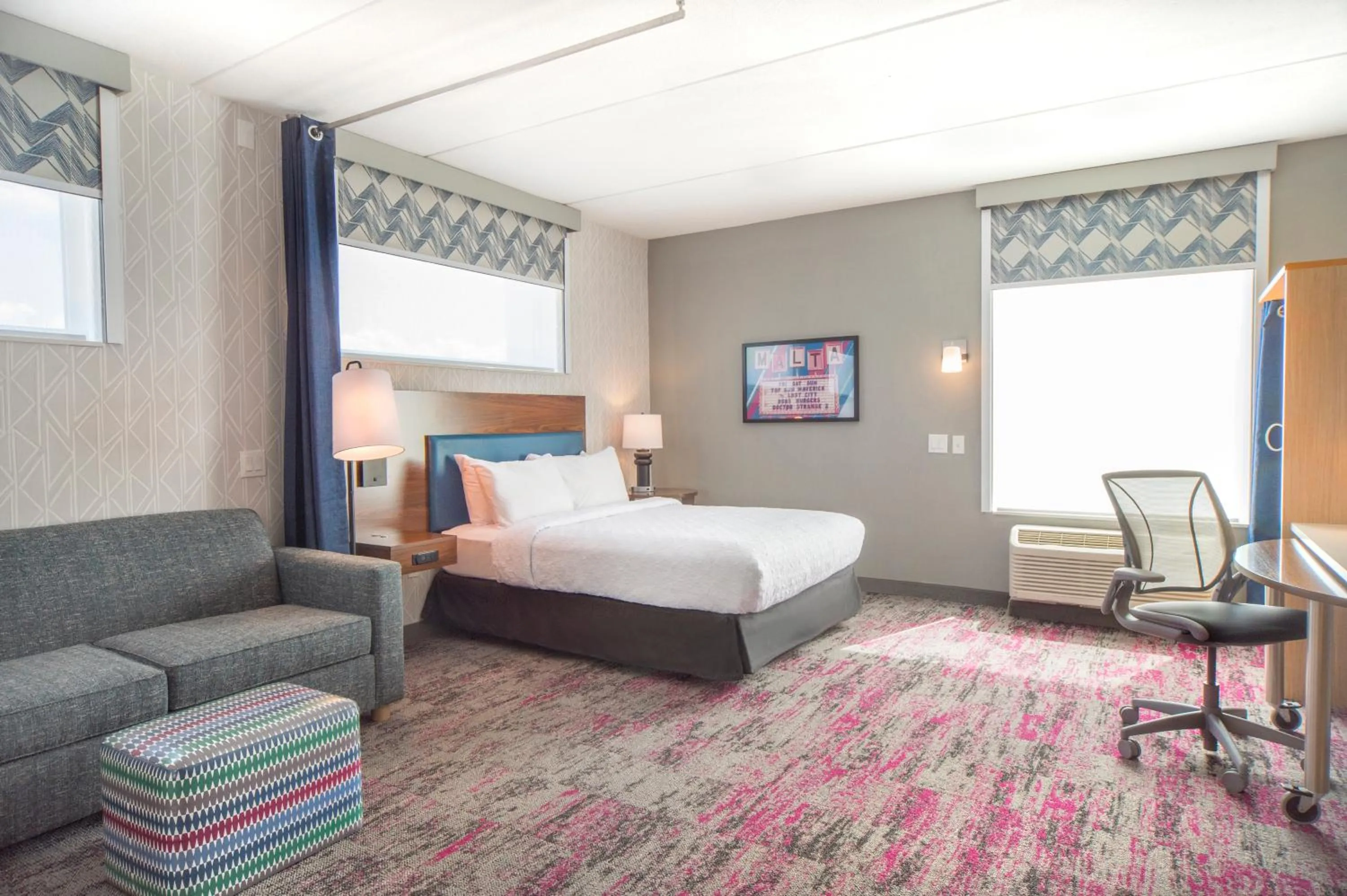 Bed in Home2 Suites by Hilton Saratoga Malta