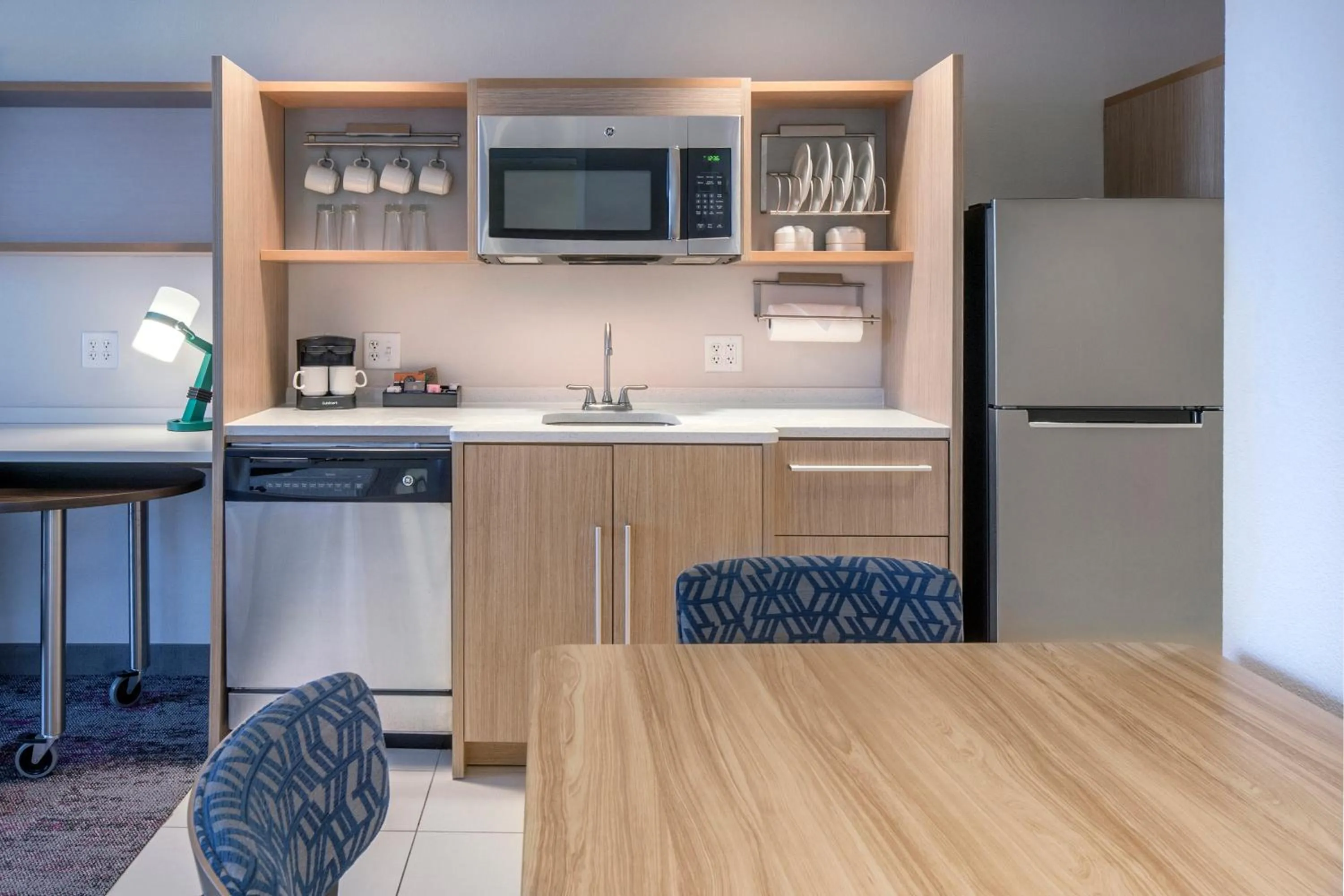 Kitchen or kitchenette in Home2 Suites by Hilton Saratoga Malta