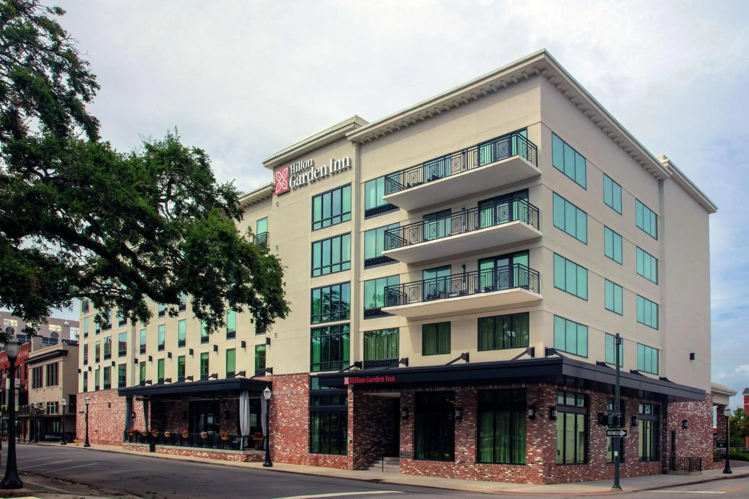 Property building in Hilton Garden Inn Mobile Downtown Property building in Hilton Garden Inn Mobile Downtown