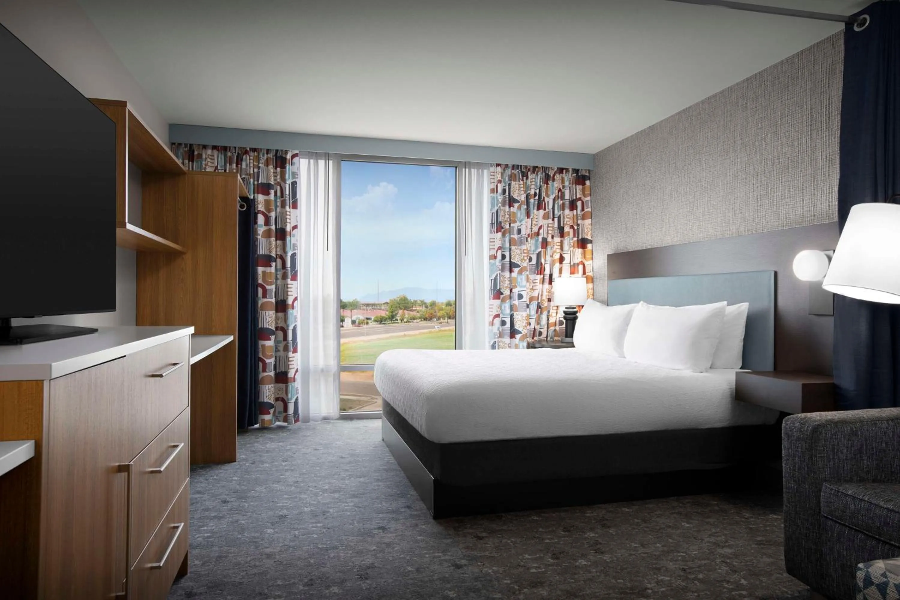 Bed in Home2 Suites by Hilton Phoenix Chandler