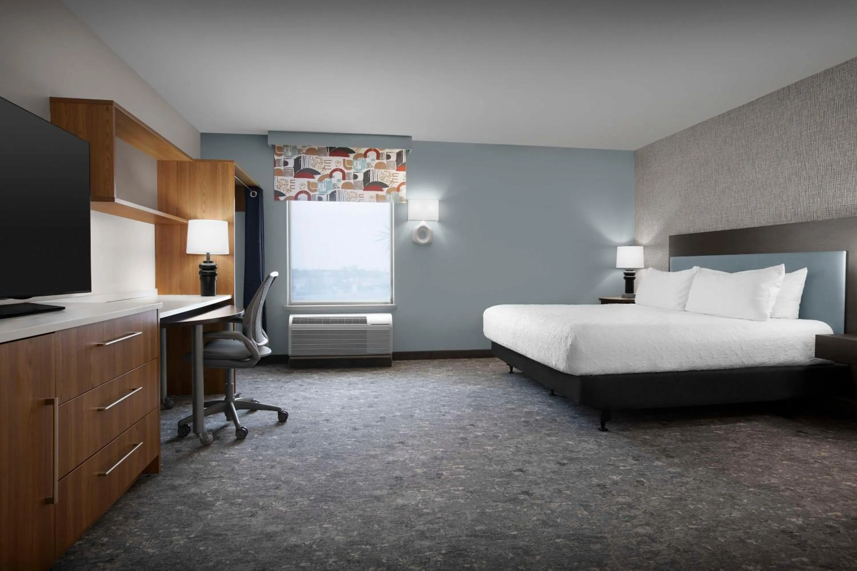 Bed in Home2 Suites by Hilton Phoenix Chandler