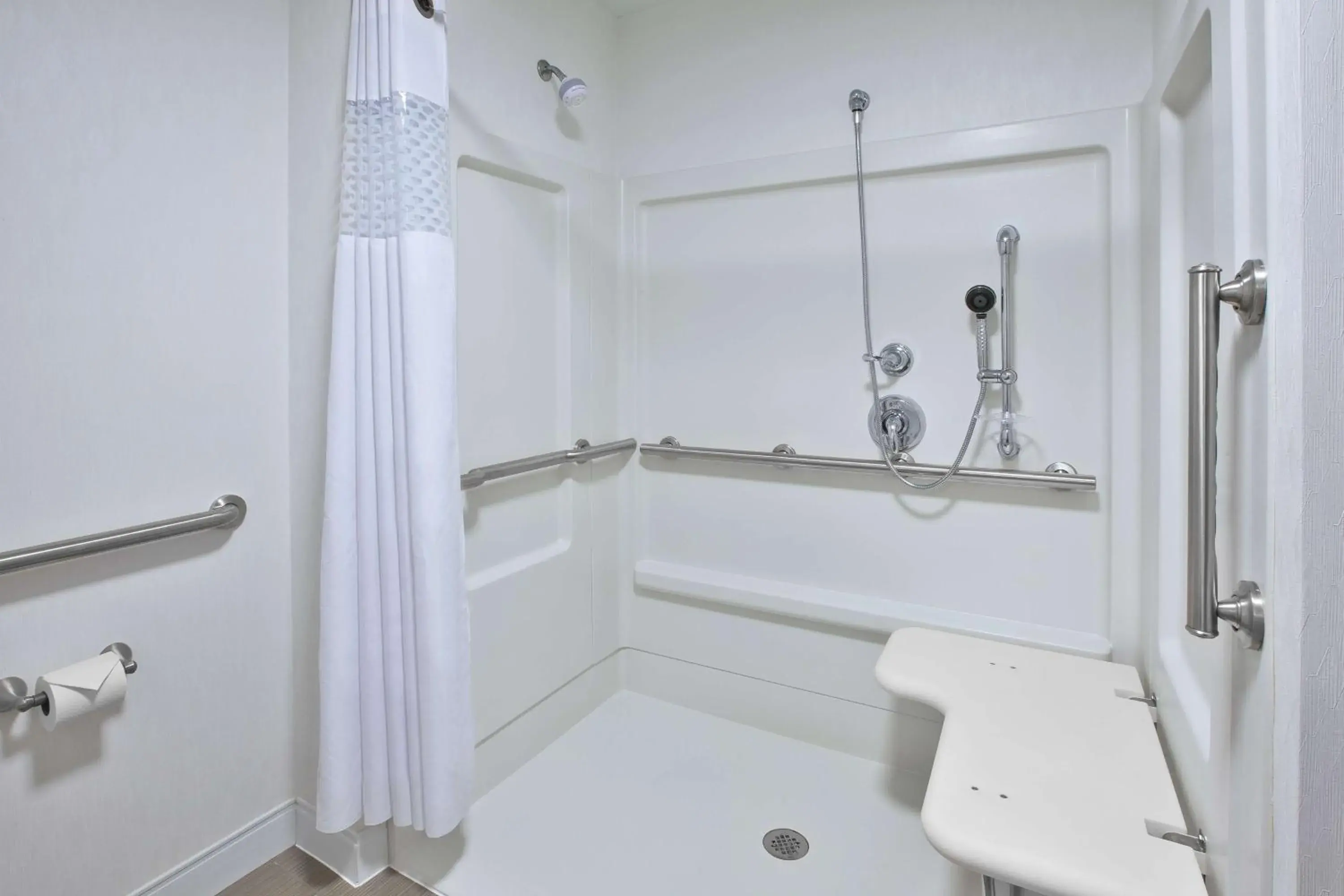 Bathroom in Hampton Inn & Suites Alliance Bathroom in Hampton Inn & Suites Alliance