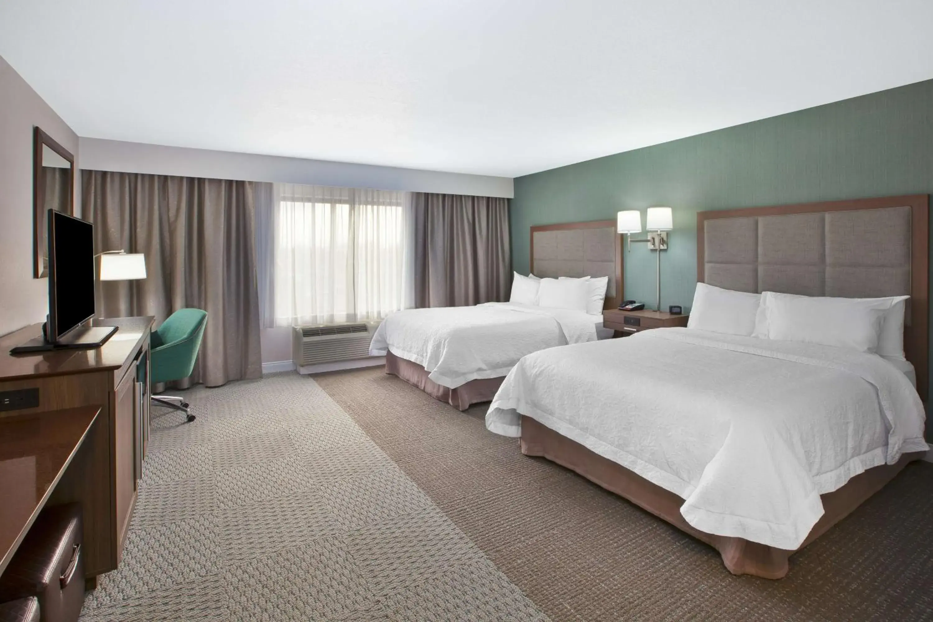 Bedroom, Bed in Hampton Inn & Suites Alliance Bedroom, Bed in Hampton Inn & Suites Alliance
