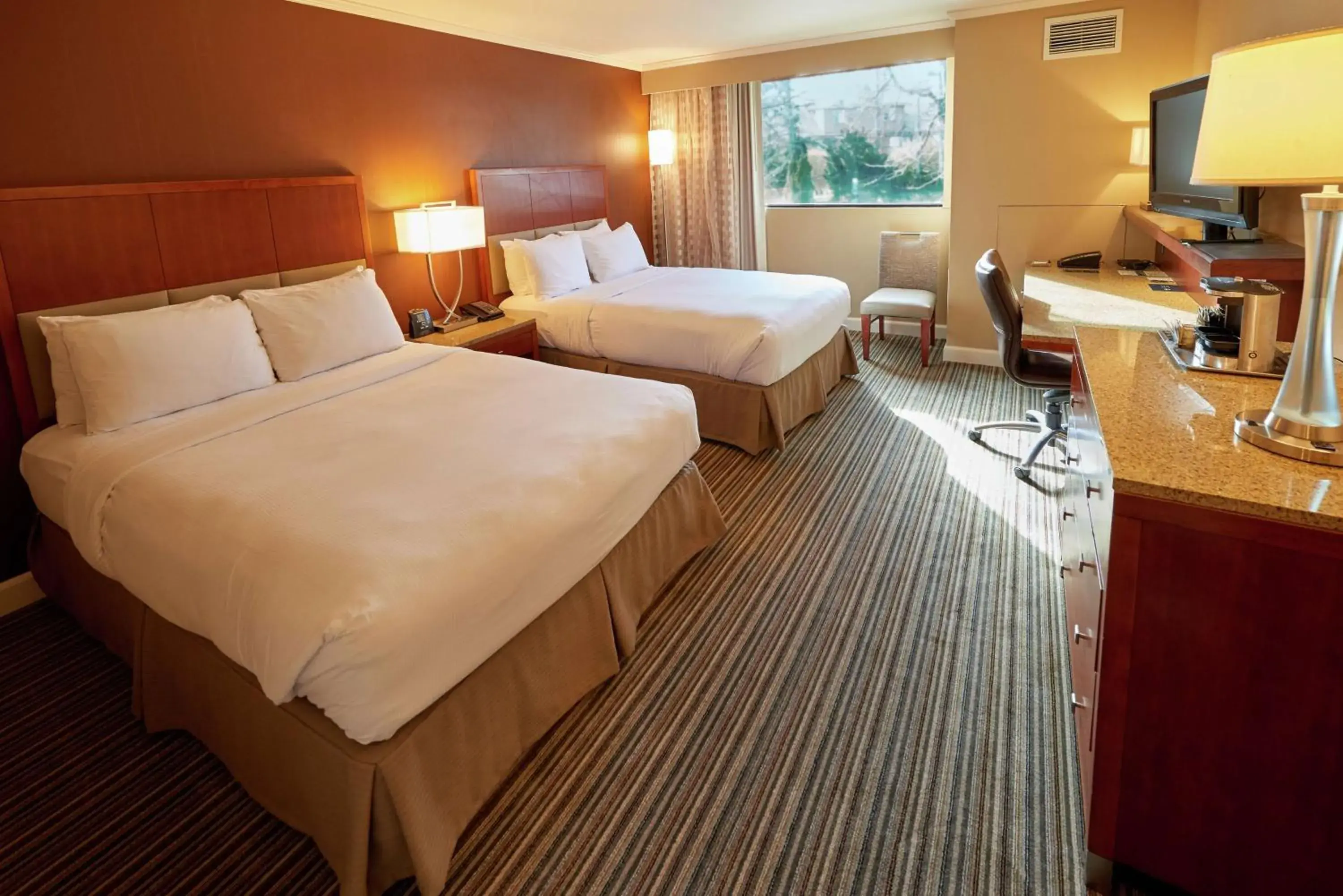 Double Room with Two Double Beds in DoubleTree by Hilton Akron Fairlawn Double Room with Two Double Beds in DoubleTree by Hilton Akron Fairlawn