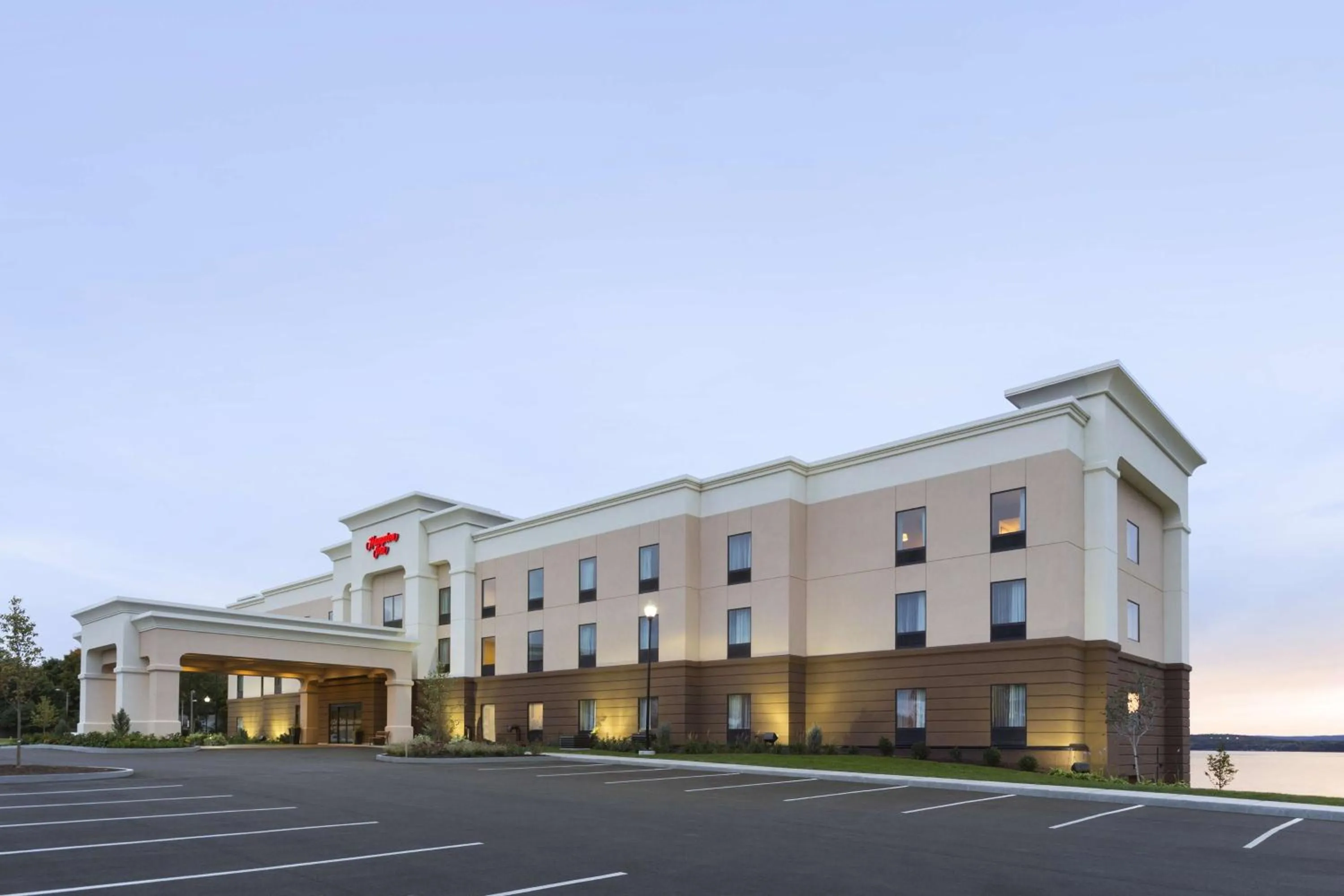Property building in Hampton Inn Penn Yan, NY