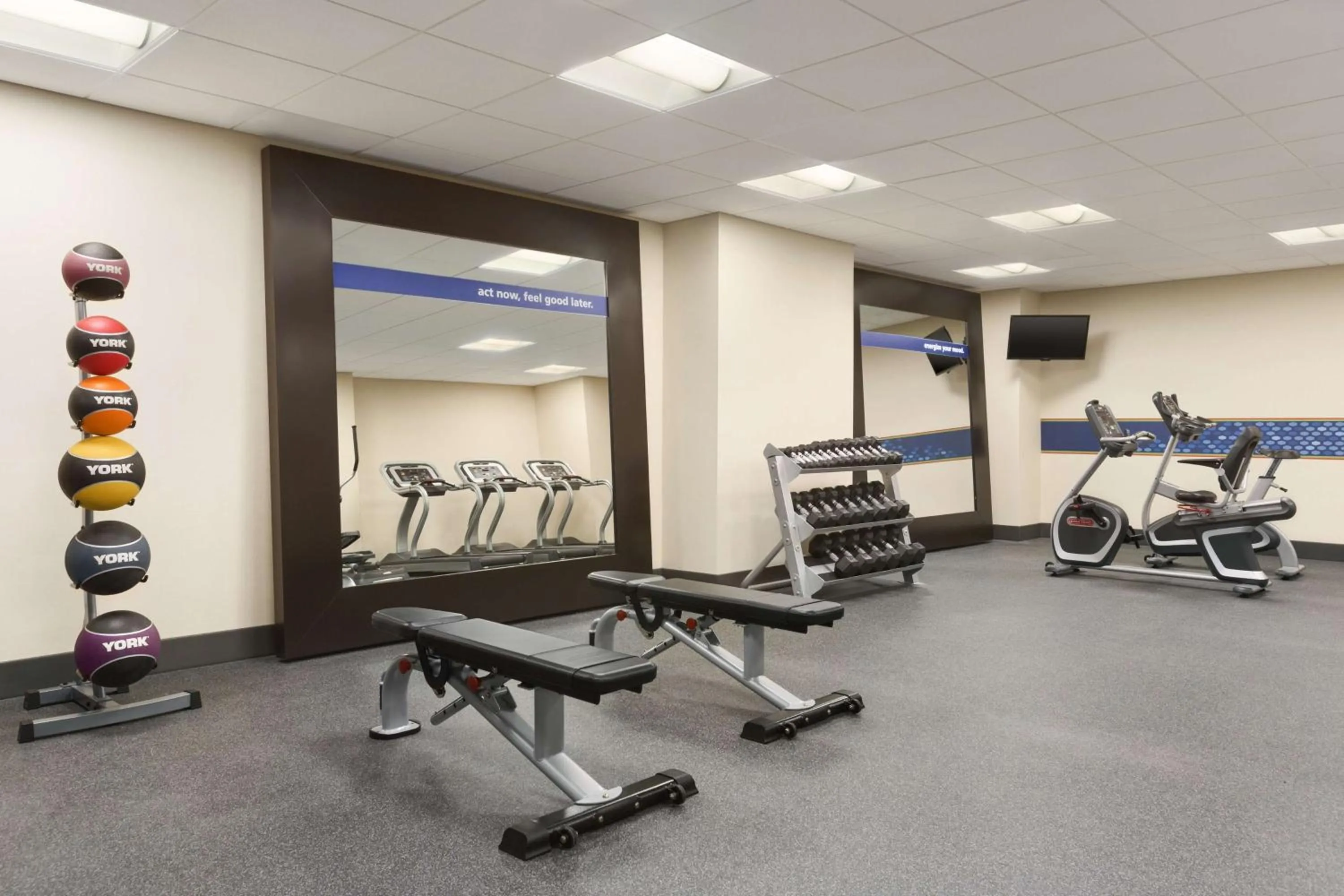 Fitness centre/facilities in Hampton Inn Penn Yan, NY