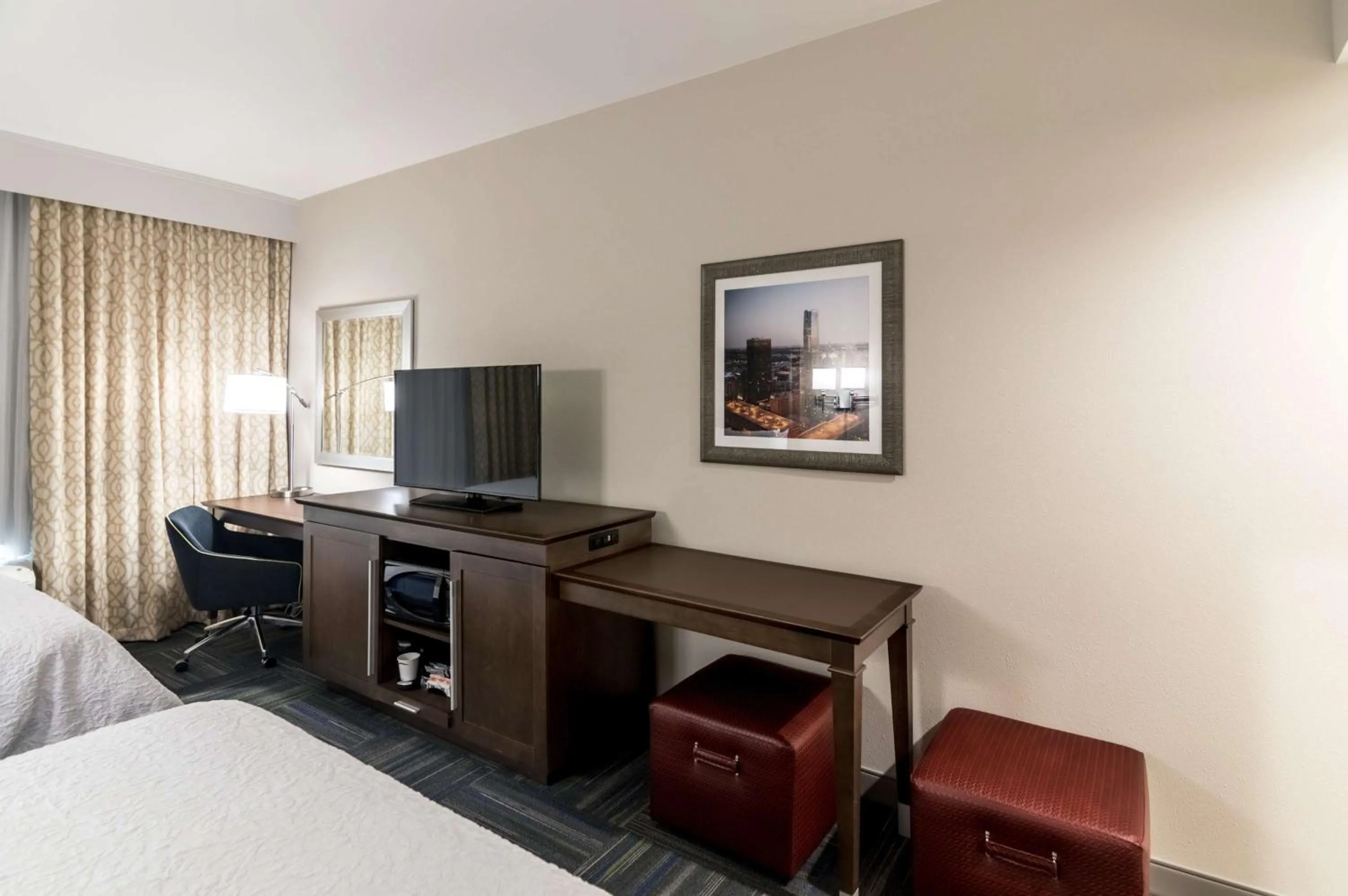 Bed in Hampton Inn Oklahoma City Northeast OK