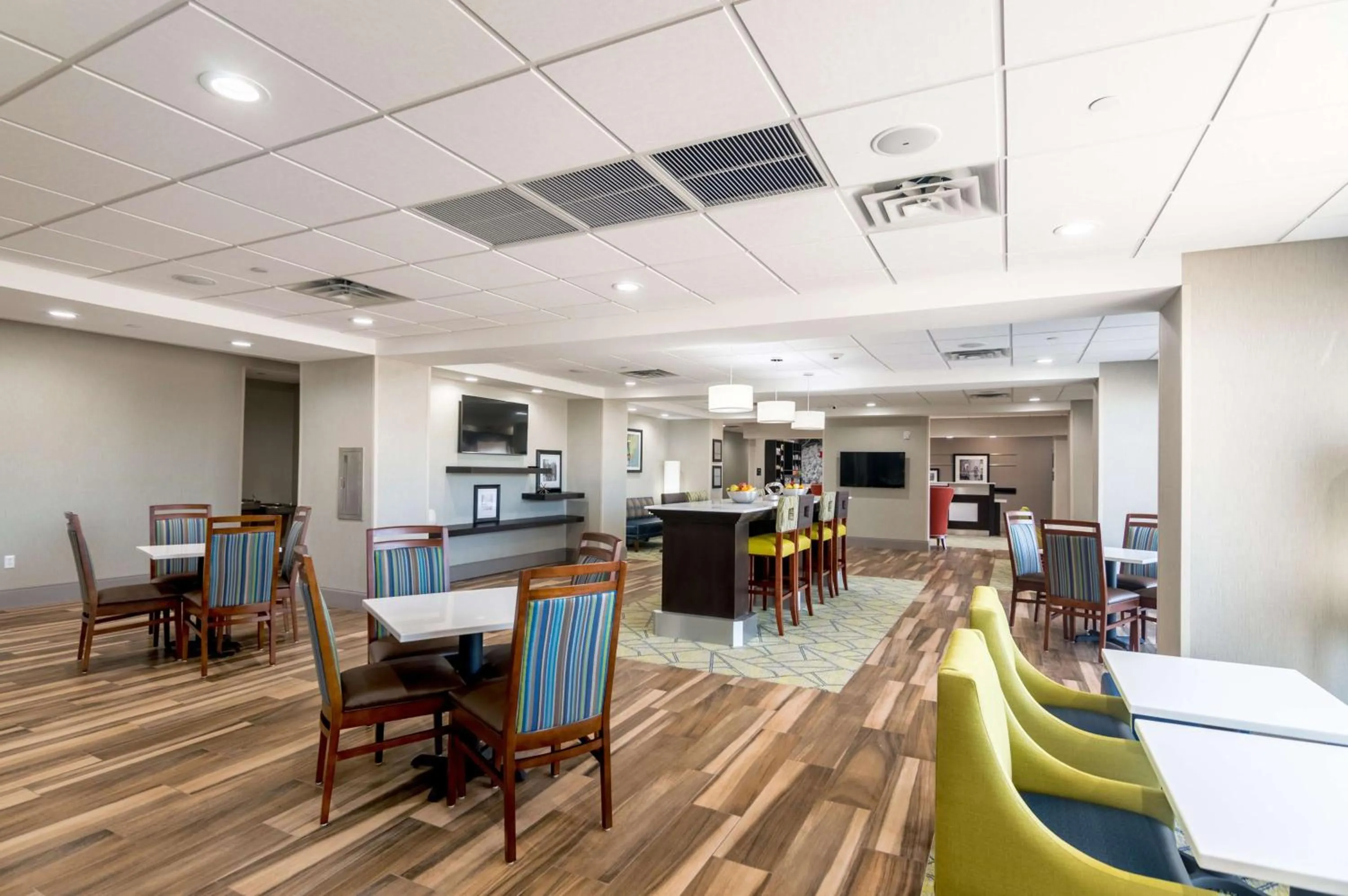 Restaurant/places to eat in Hampton Inn Oklahoma City Northeast OK