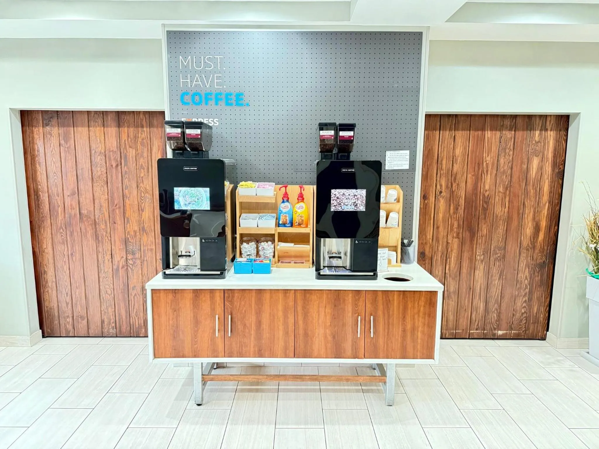 Breakfast in Holiday Inn Express Hotel & Suites Hope Mills-Fayetteville Airport by IHG