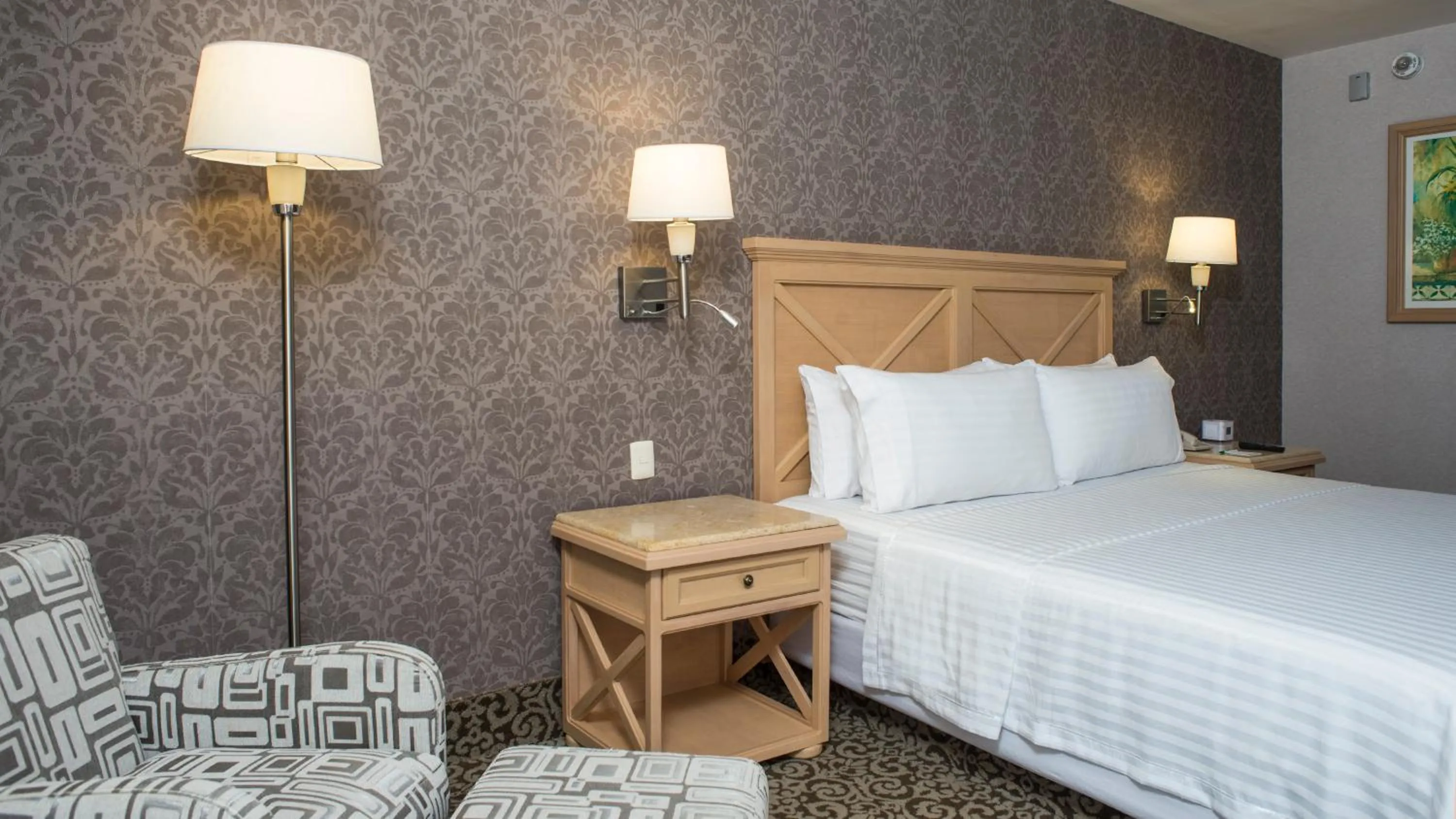 Photo of the whole room, Bed in Holiday Inn Queretaro Centro Historico by IHG