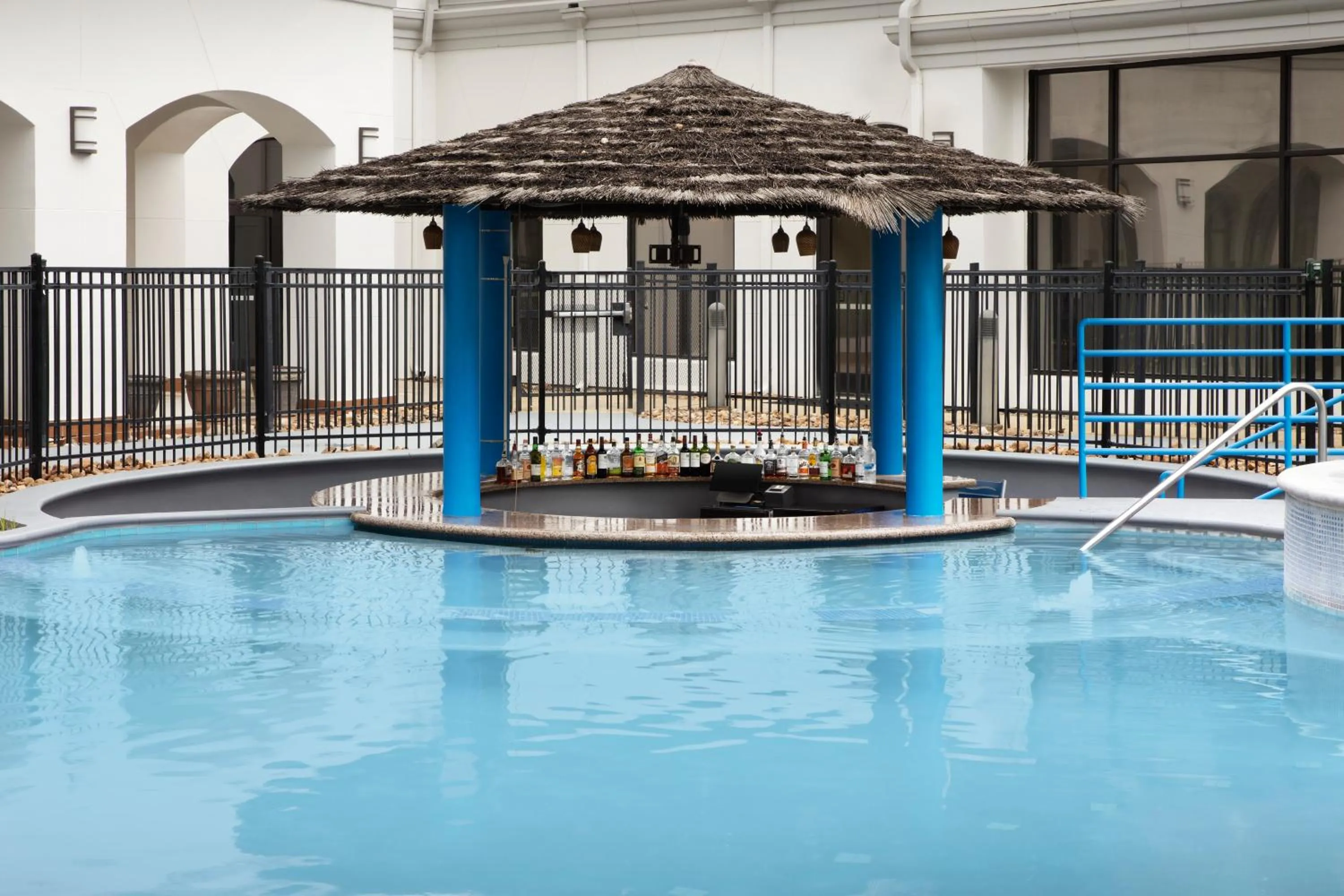 Swimming pool in Courtyard by Marriott San Antonio SeaWorld Westover Hills