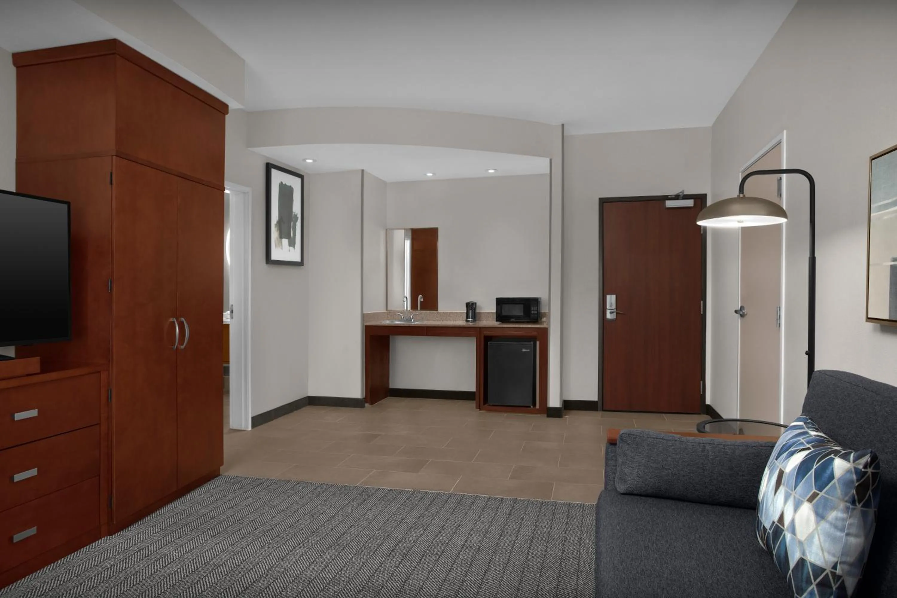 Living room in Courtyard by Marriott San Antonio SeaWorld Westover Hills