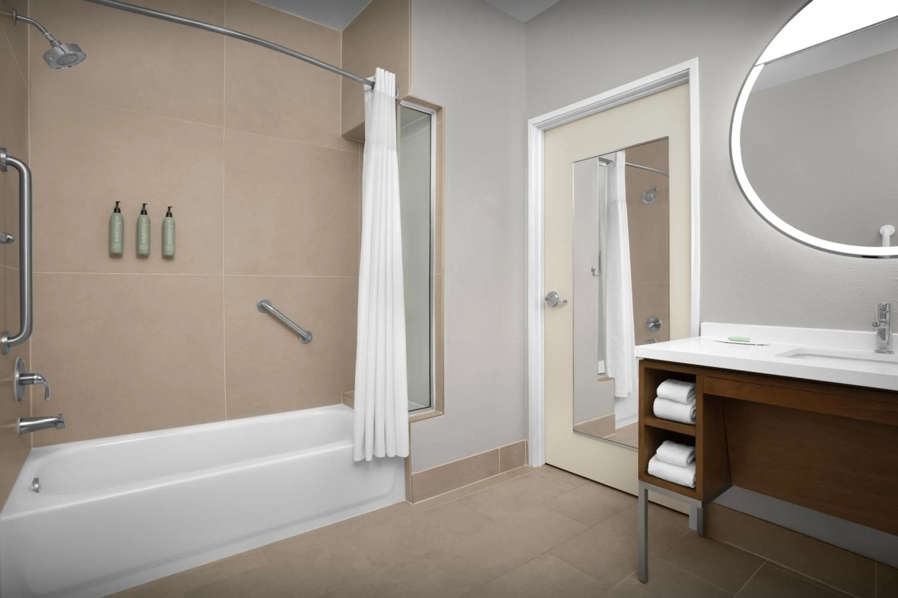 Bathroom in Courtyard by Marriott San Antonio SeaWorld Westover Hills