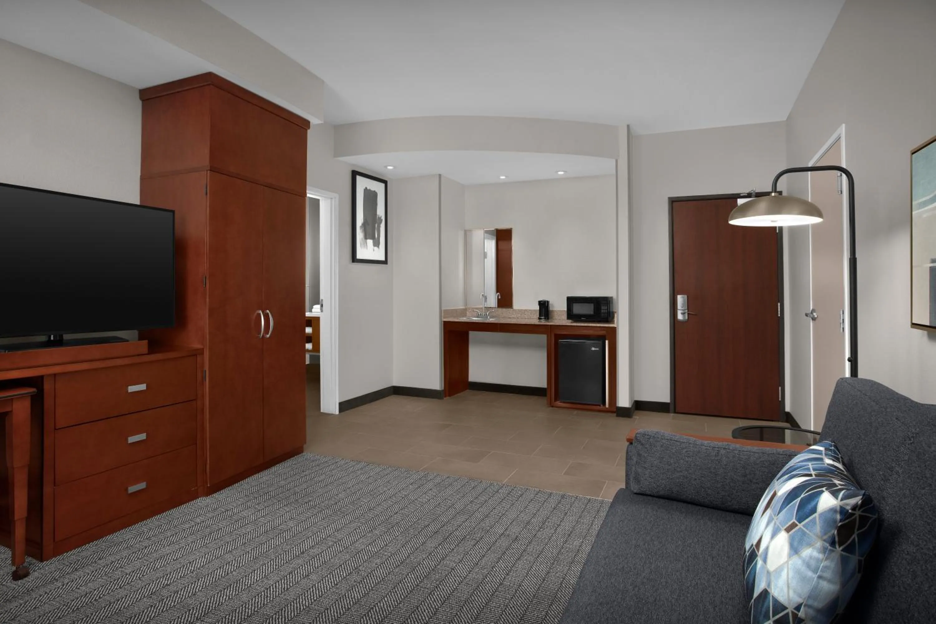 Living room in Courtyard by Marriott San Antonio SeaWorld Westover Hills
