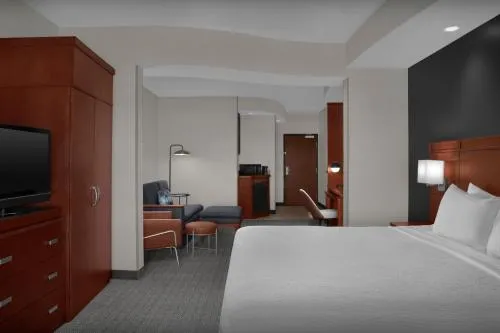 Photo of the whole room, Bed in Courtyard by Marriott San Antonio SeaWorld Westover Hills