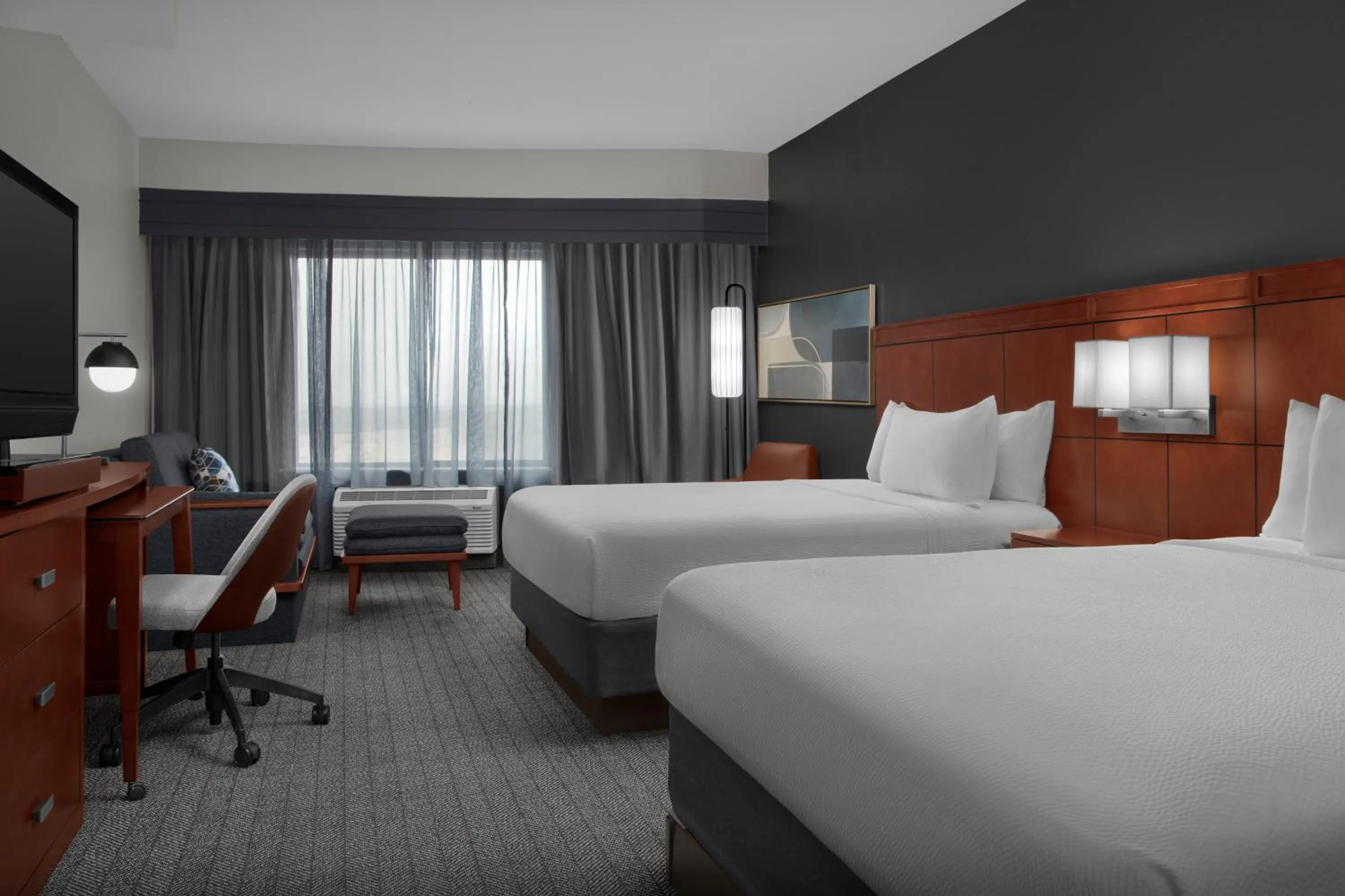 Photo of the whole room, Bed in Courtyard by Marriott San Antonio SeaWorld Westover Hills