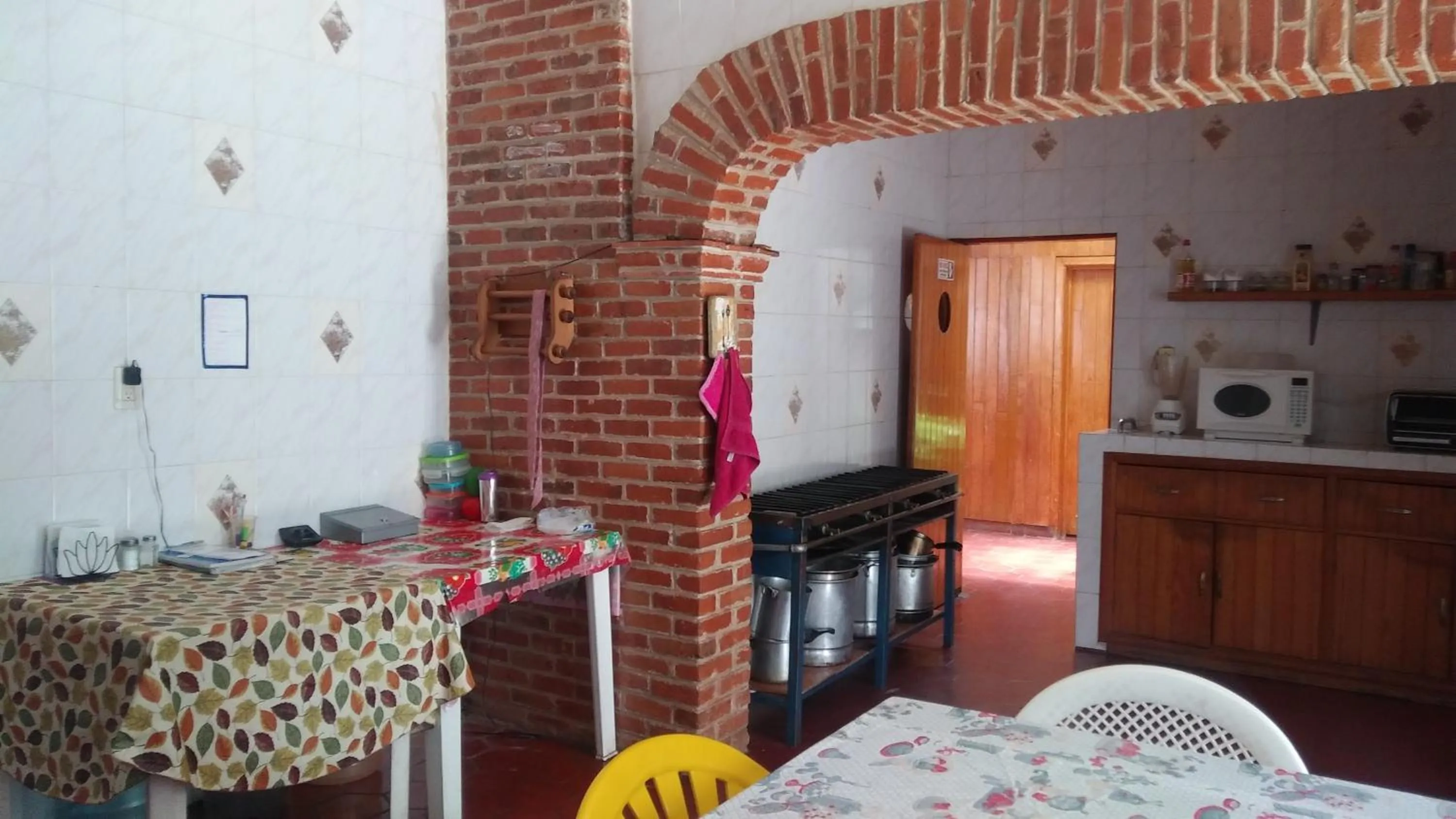 Kitchen or kitchenette, Restaurant/Places to Eat in Hotel Elohim by Rotamundos