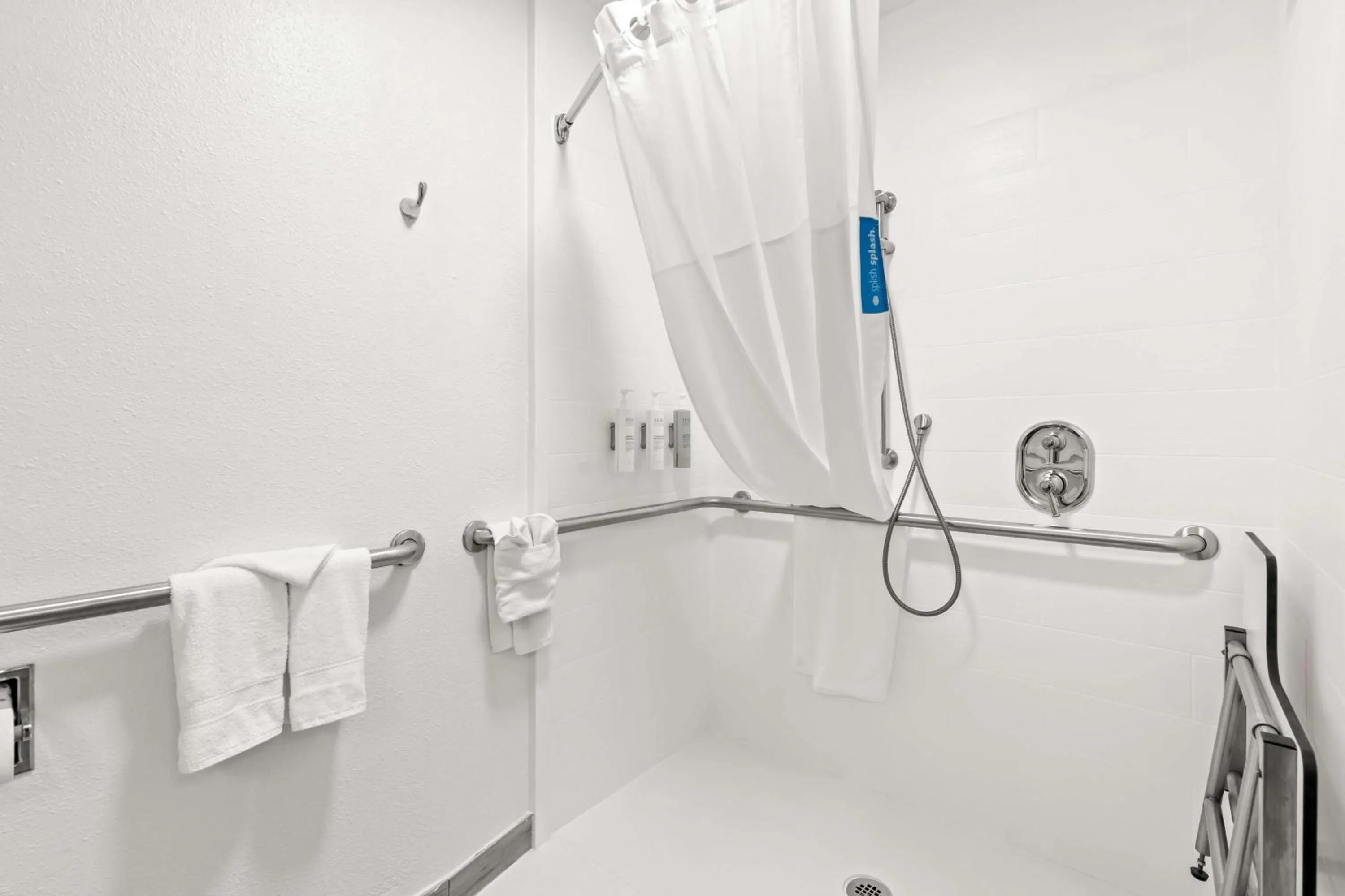 Bathroom in Hampton Inn Florence Midtown near University of North Alabama