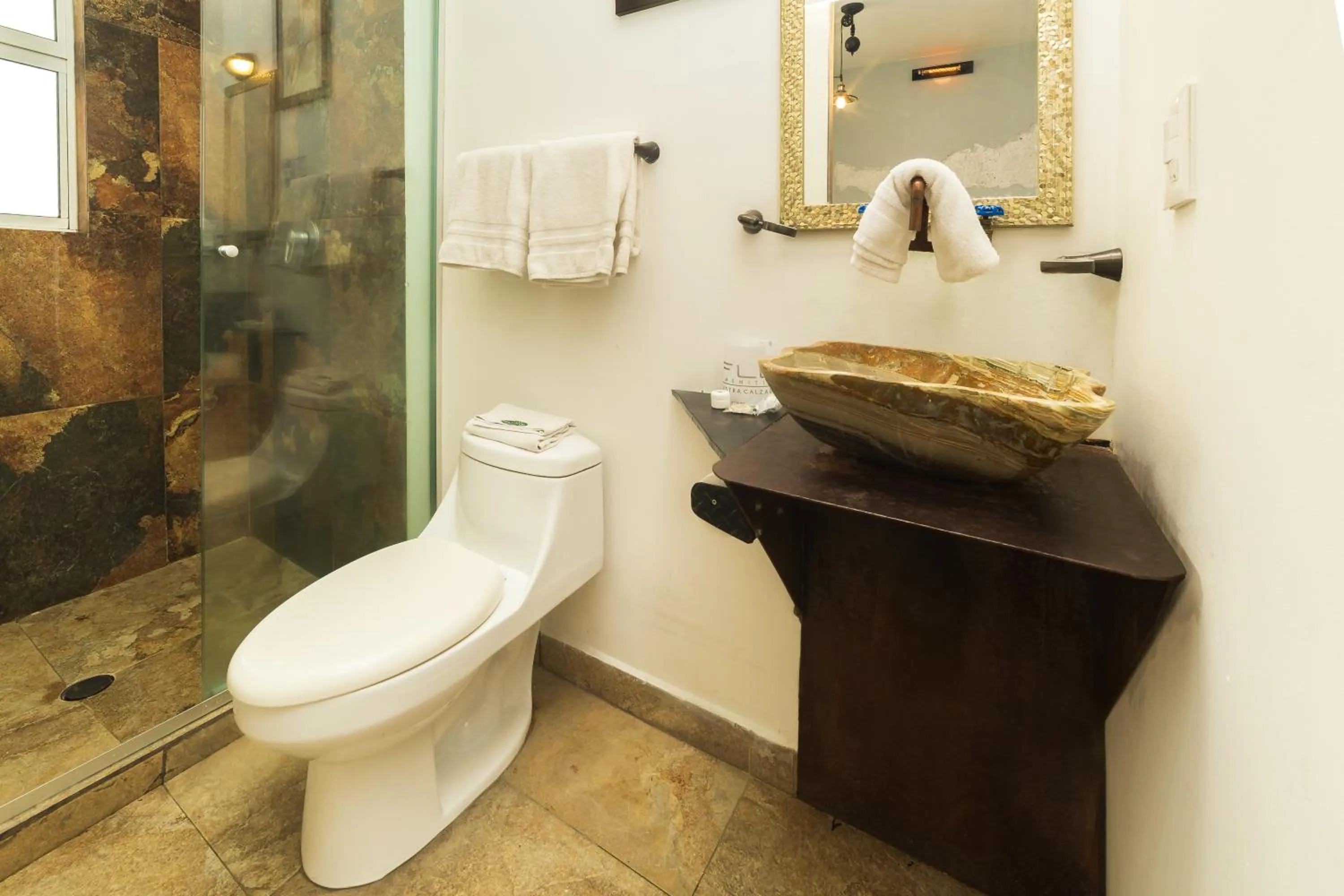 Bathroom in OYO Casa Anzures Mexico City