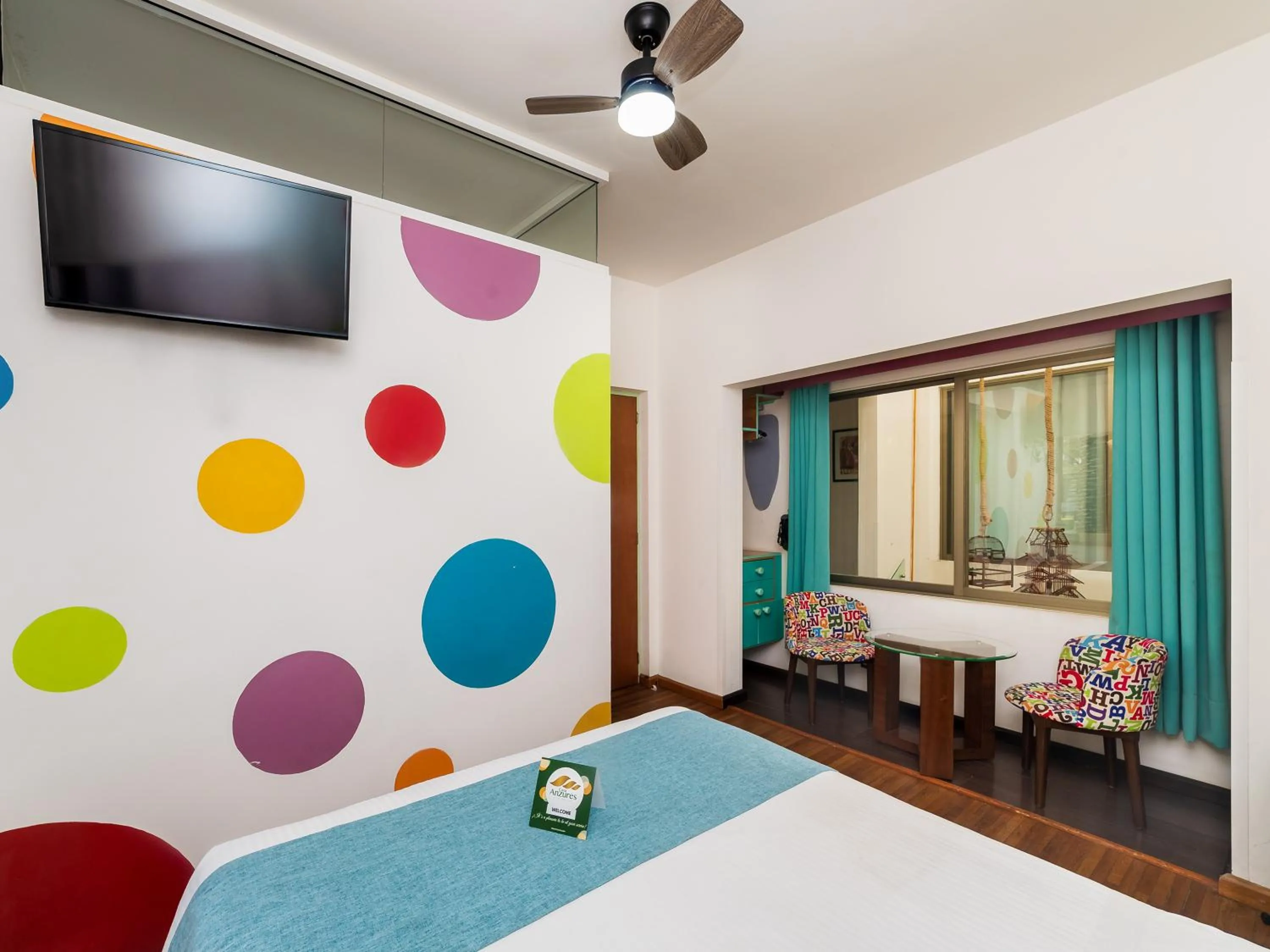 Photo of the whole room in Casa Anzures