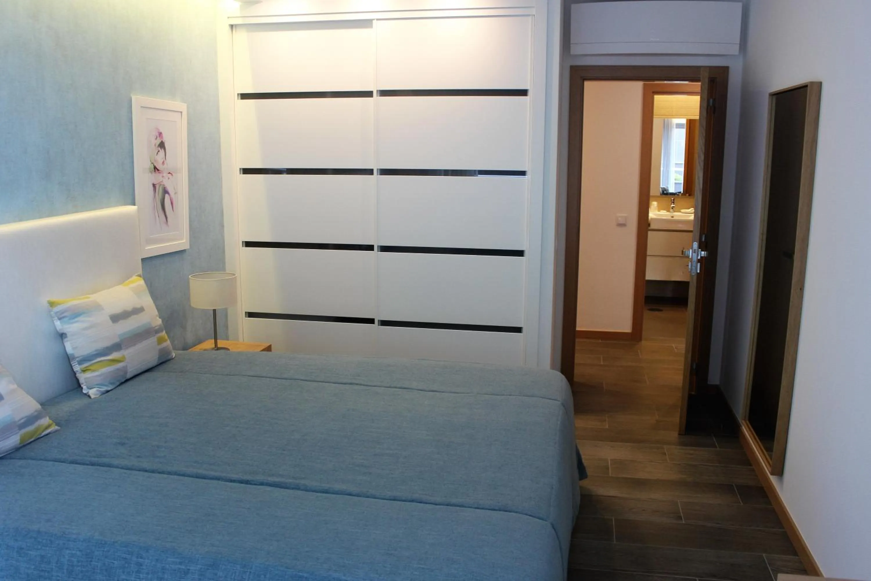 Bedroom, Bed in Apartamentos Turisticos da Nazare