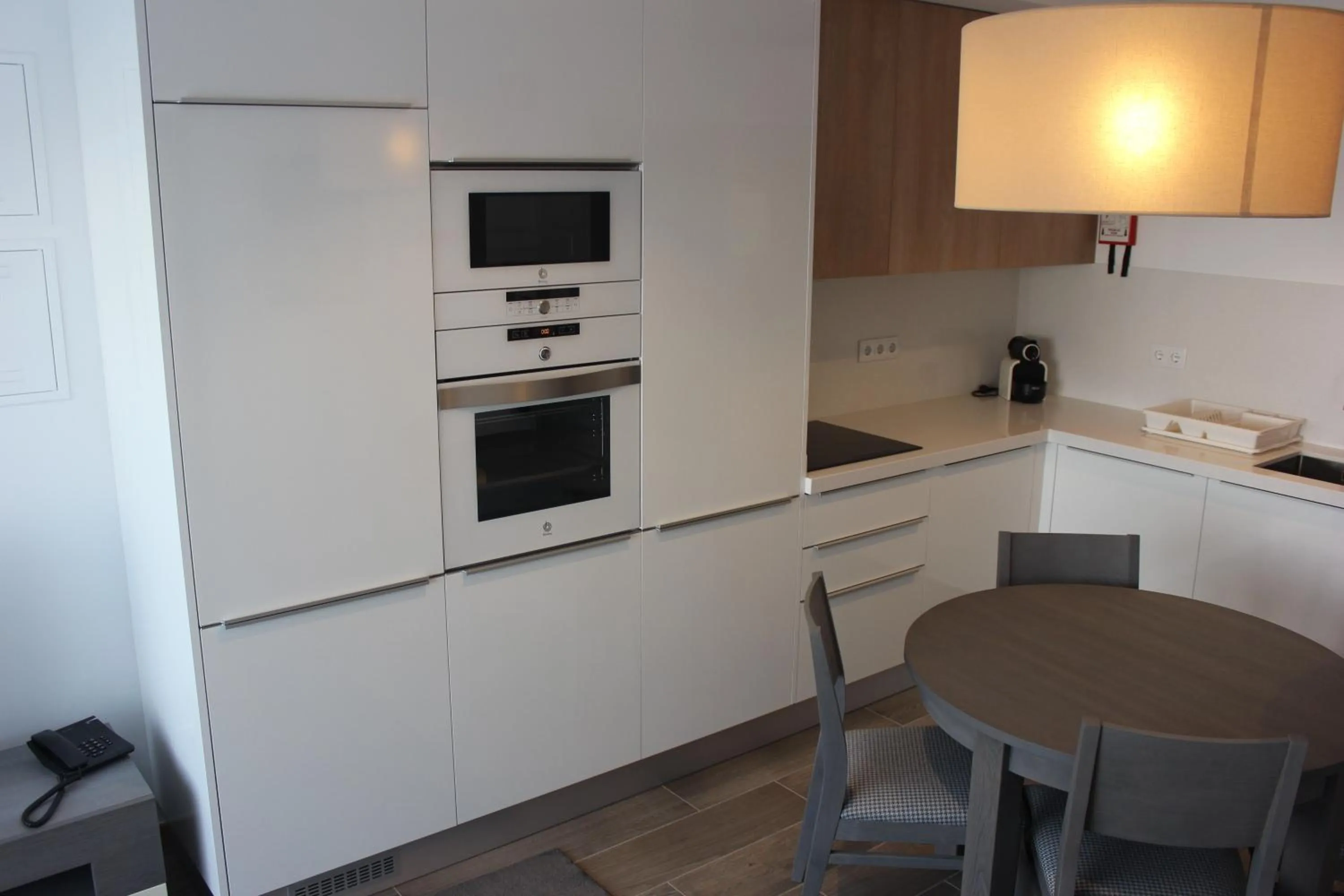 Kitchen or kitchenette in Apartamentos Turisticos da Nazare