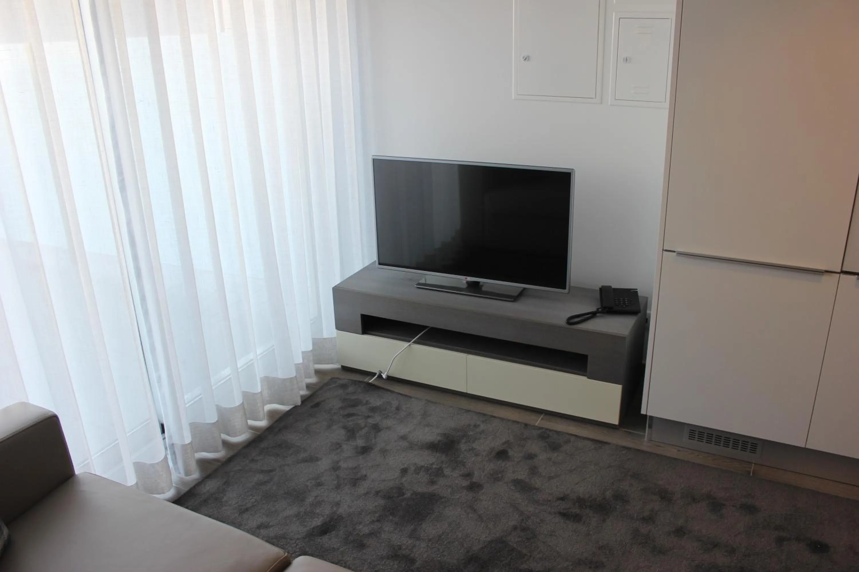 TV and multimedia in Apartamentos Turisticos da Nazare