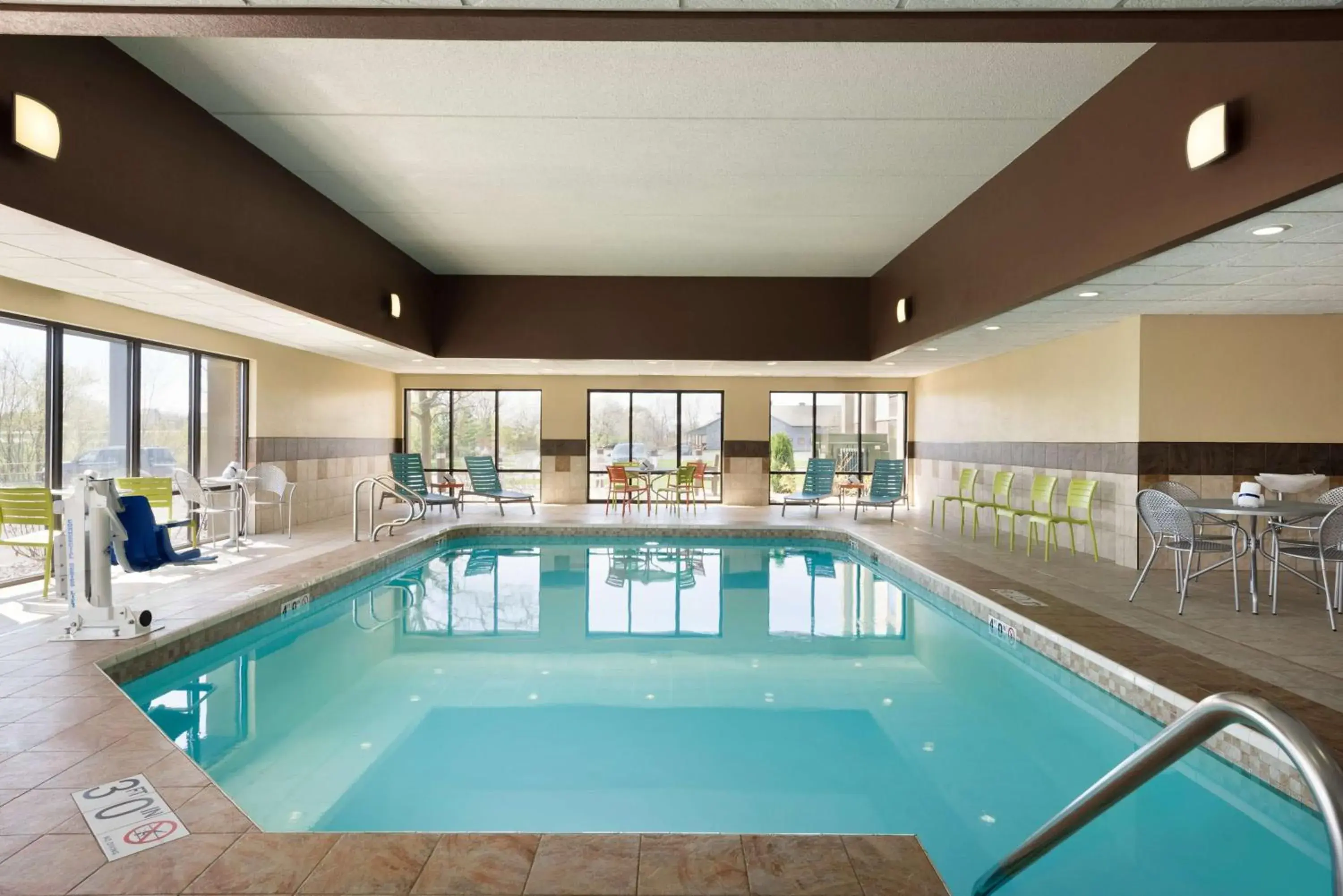 Pool view in Hampton Inn Appleton-Fox River Mall Area Pool view in Hampton Inn Appleton-Fox River Mall Area