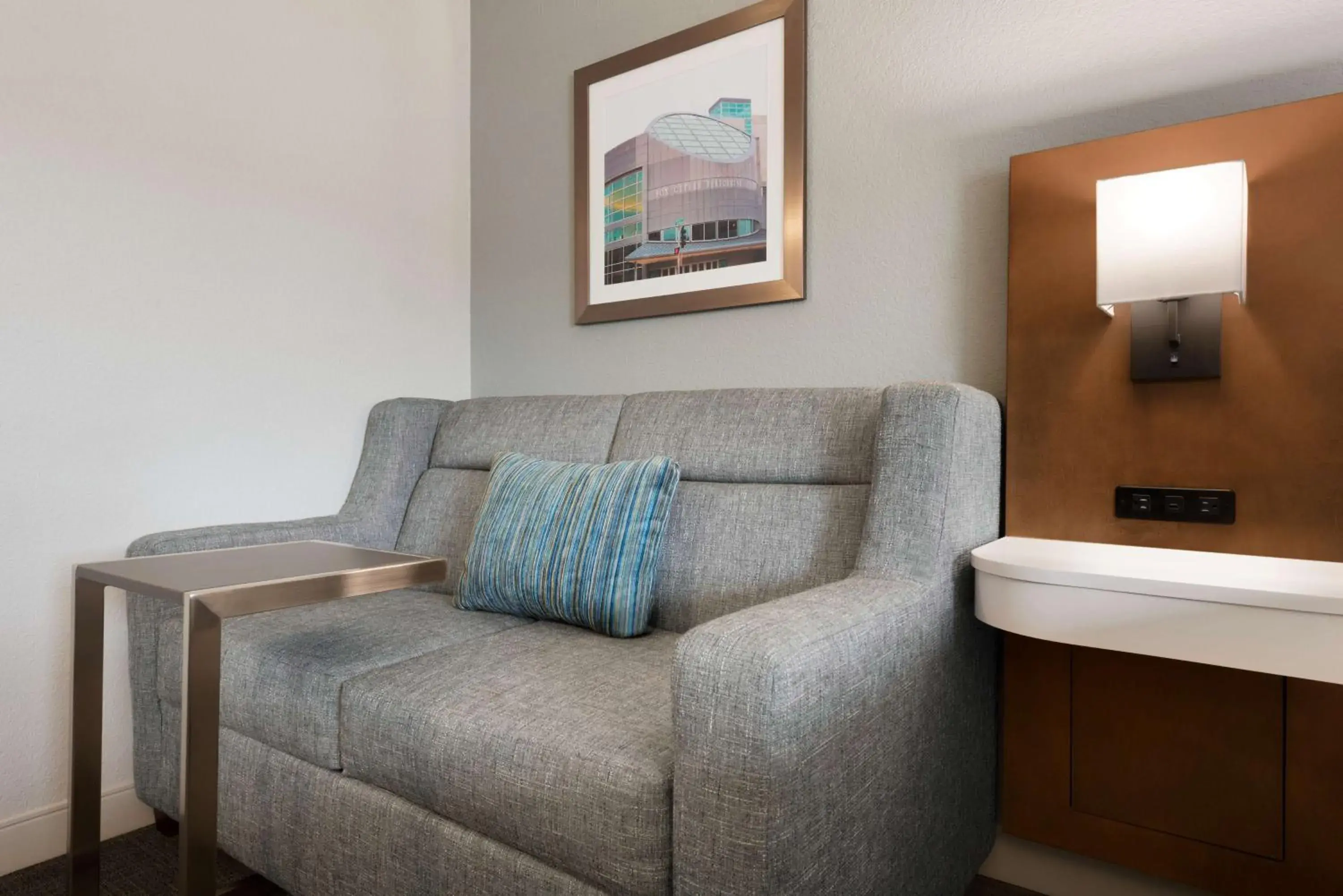 Bed in Hampton Inn Appleton-Fox River Mall Area Bed in Hampton Inn Appleton-Fox River Mall Area