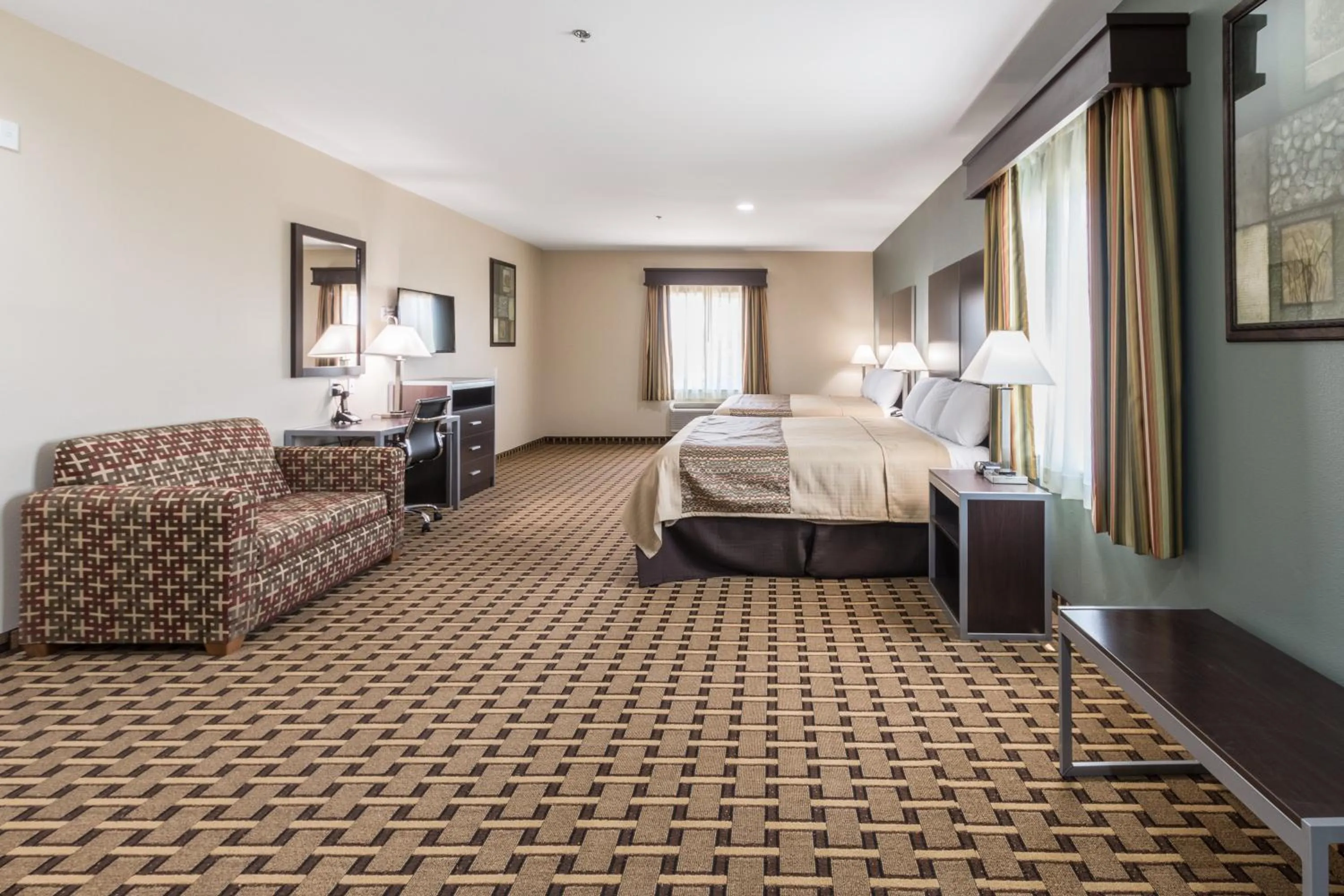 Day, Bed in Scottish Inns & Suites