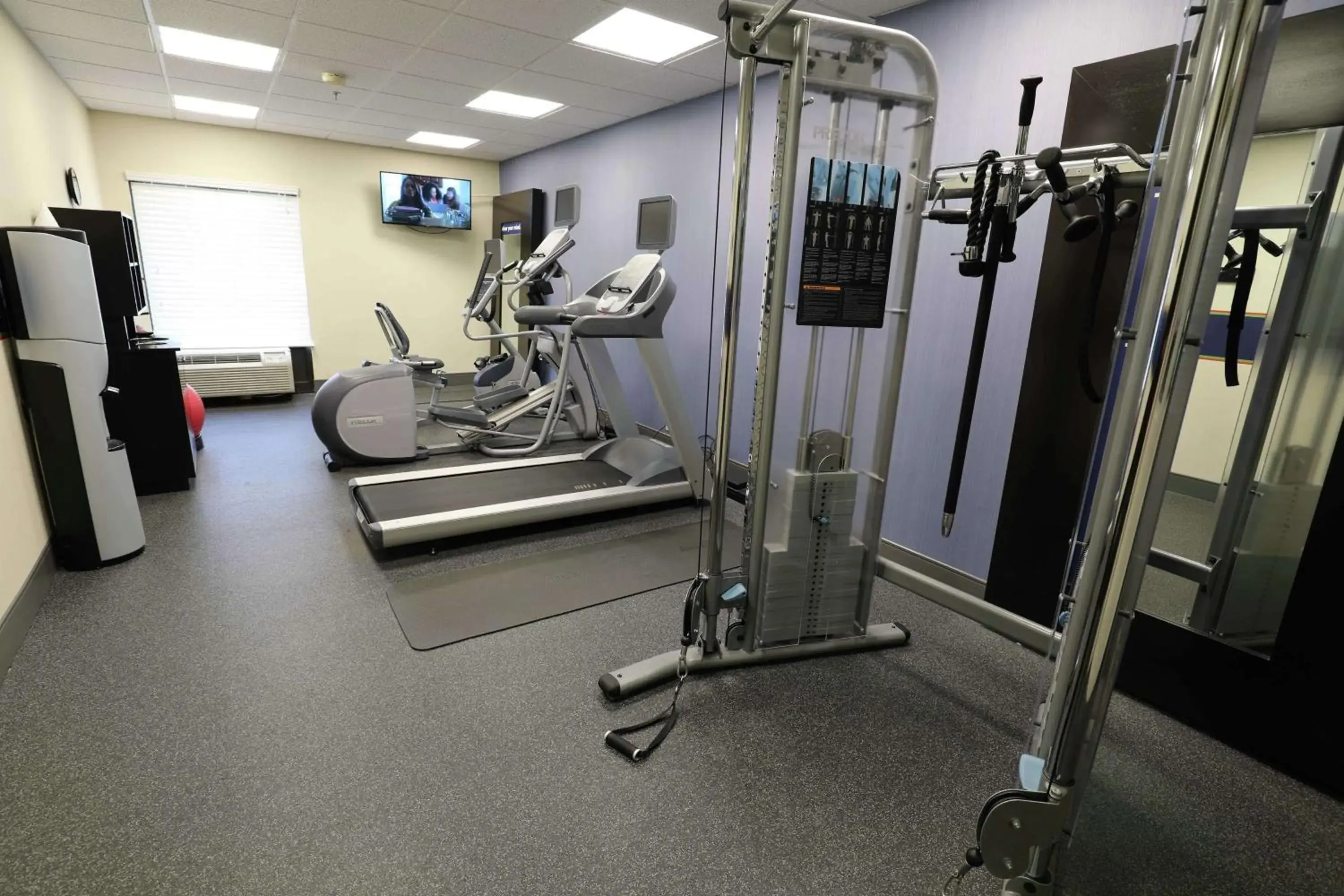 Fitness centre/facilities in Hampton Inn Dyersburg Fitness centre/facilities in Hampton Inn Dyersburg