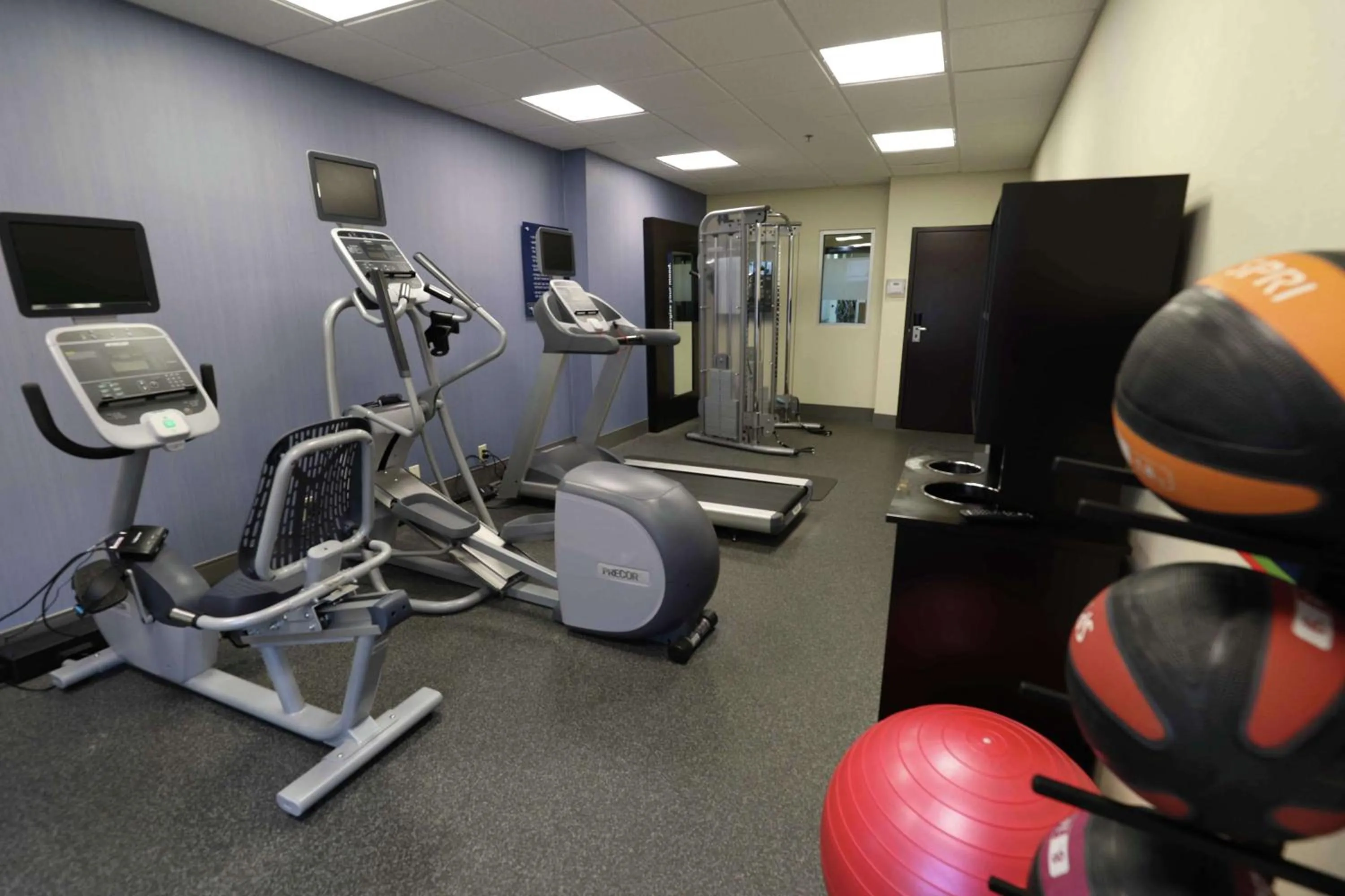 Fitness centre/facilities in Hampton Inn Dyersburg