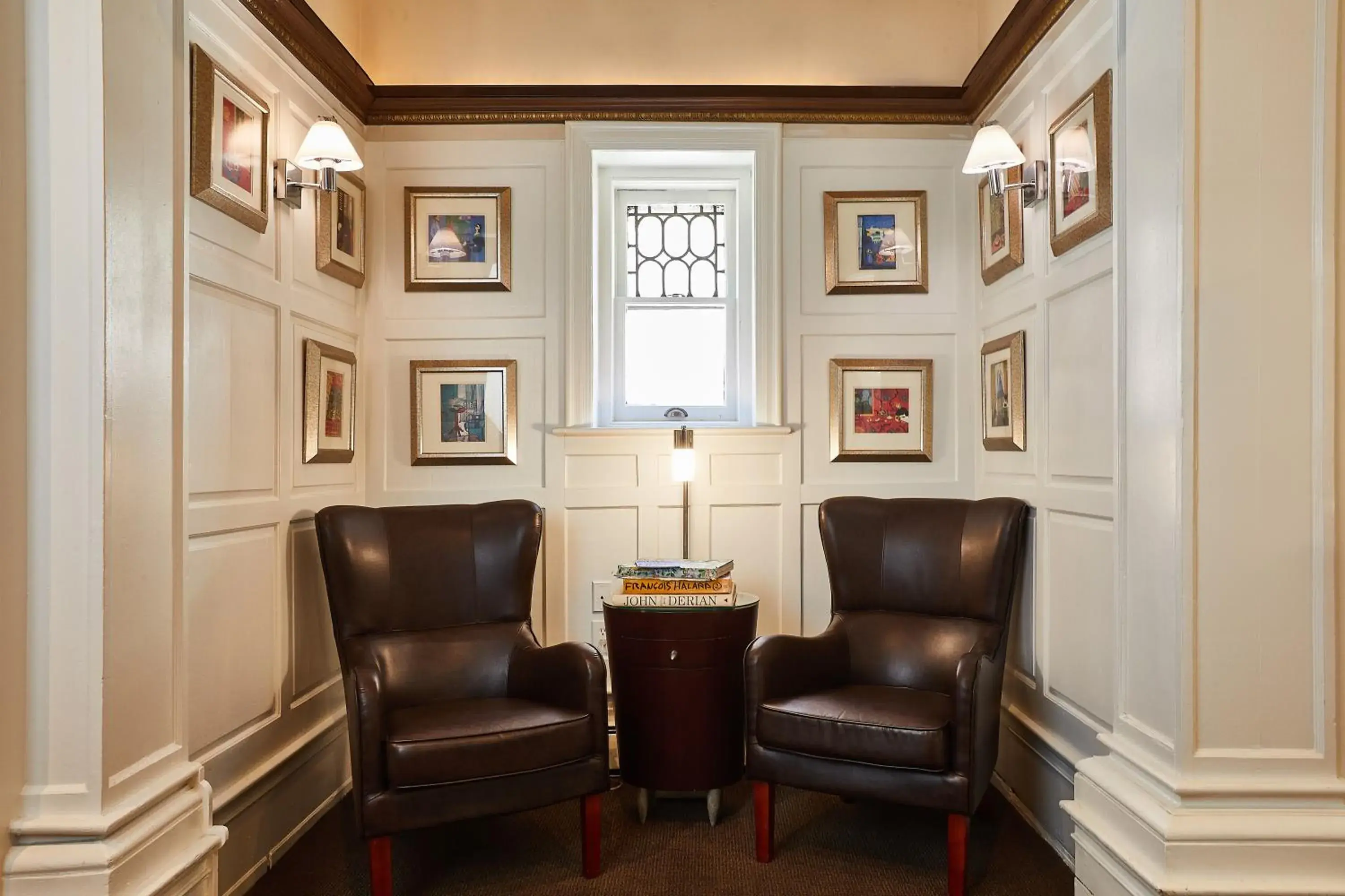 Lobby or reception in Alexander Inn Lobby or reception in Alexander Inn