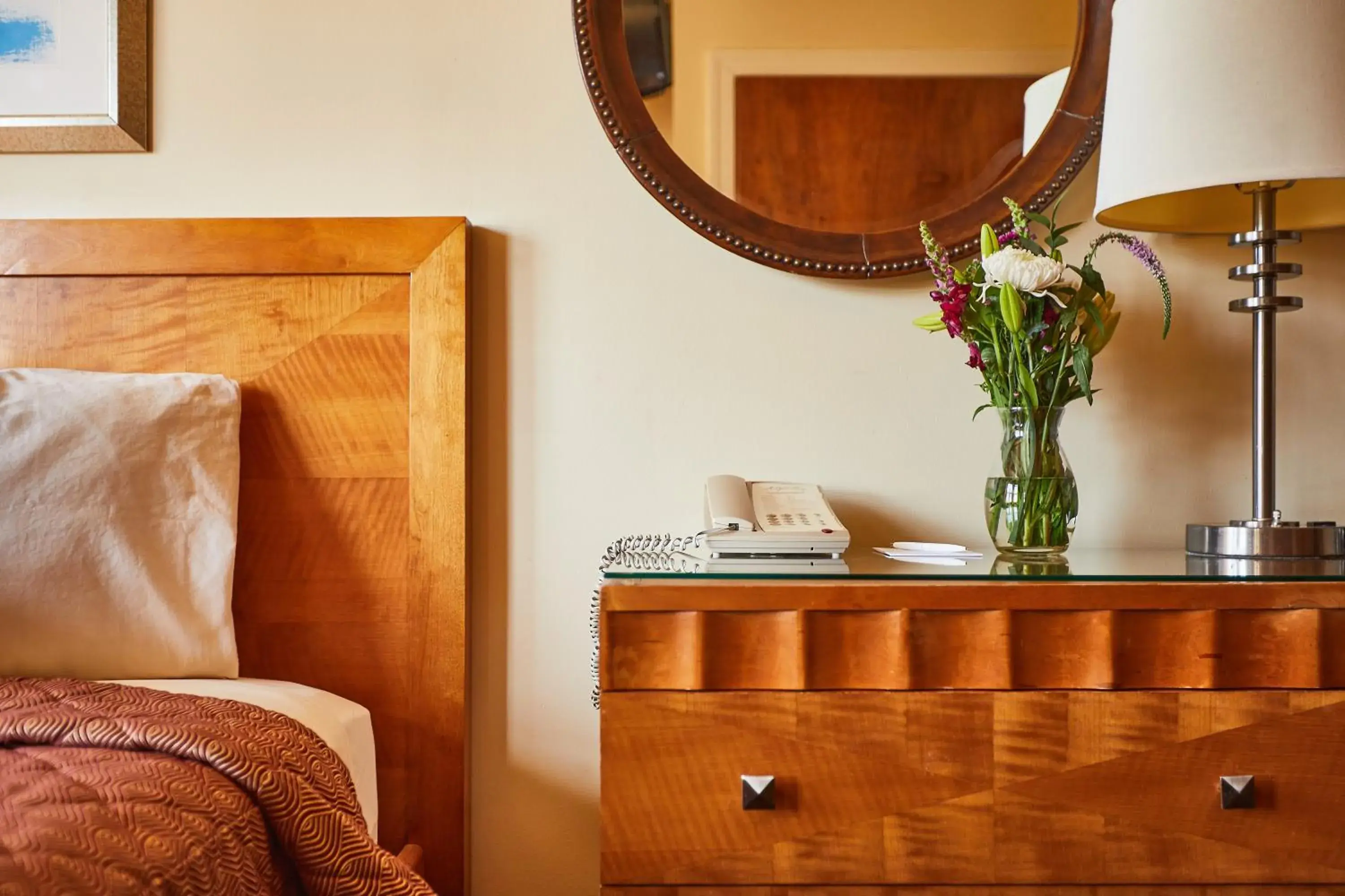 Bed in Alexander Inn Bed in Alexander Inn