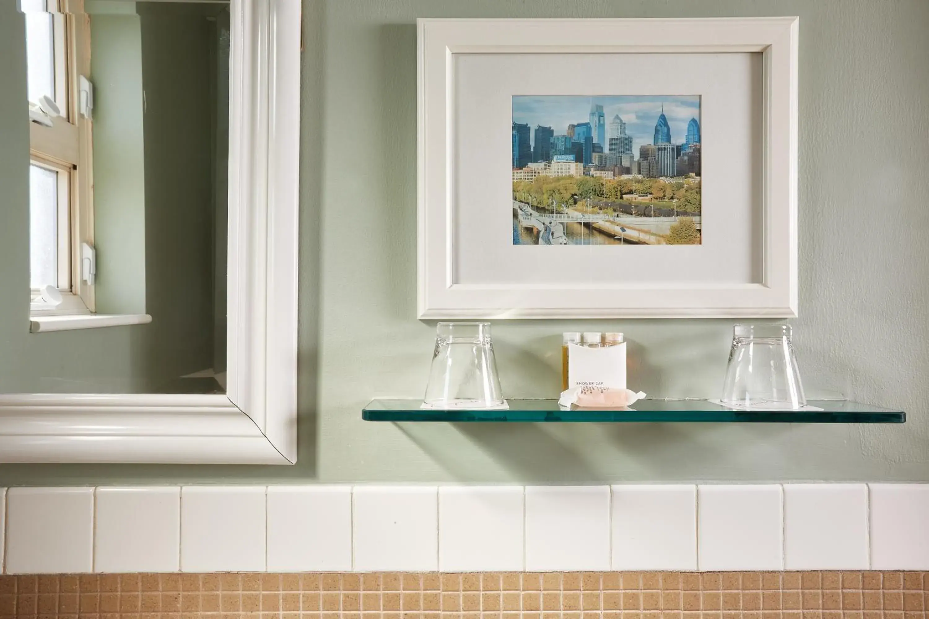 Deluxe Queen Room in Alexander Inn Deluxe Queen Room in Alexander Inn