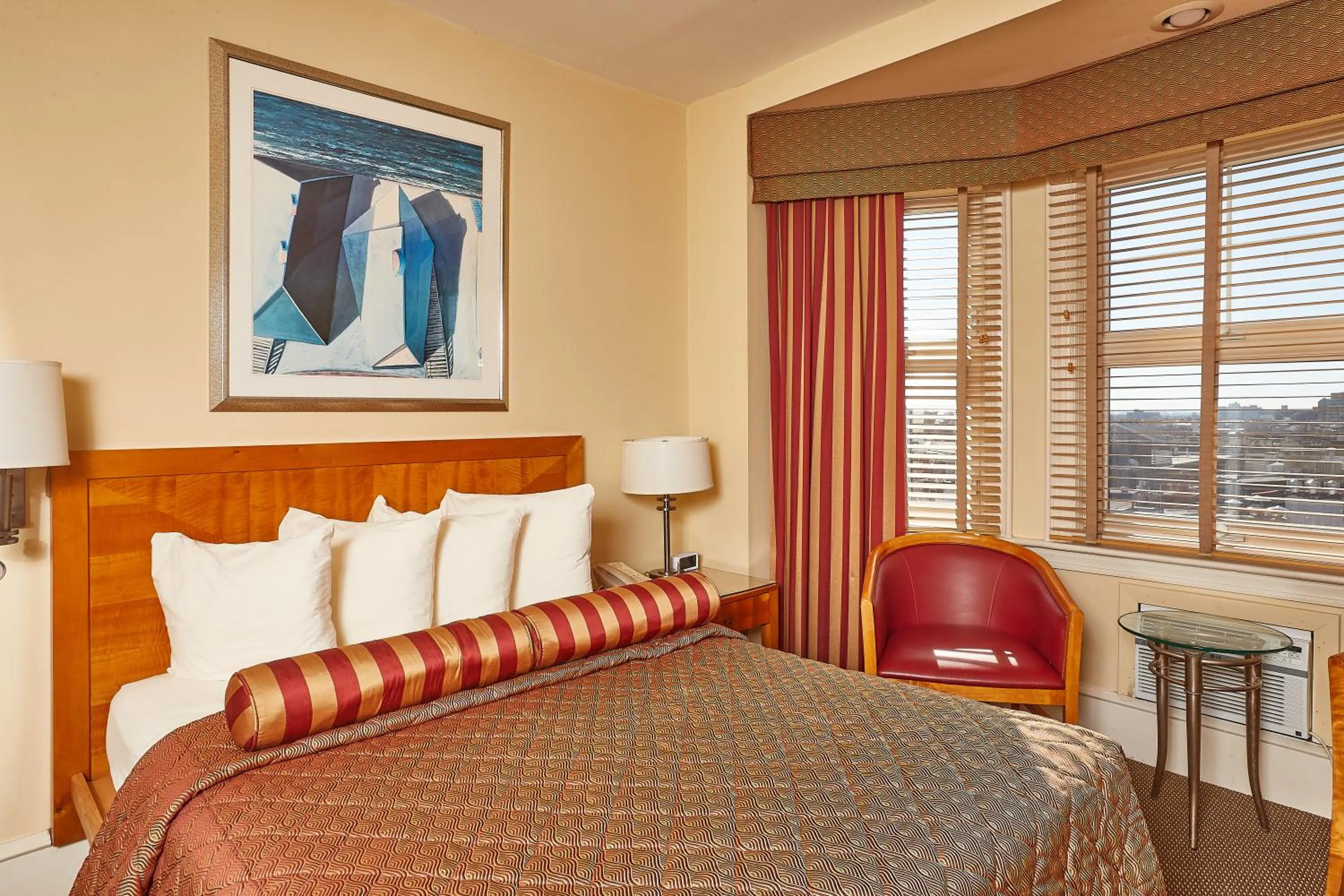 Bed in Alexander Inn