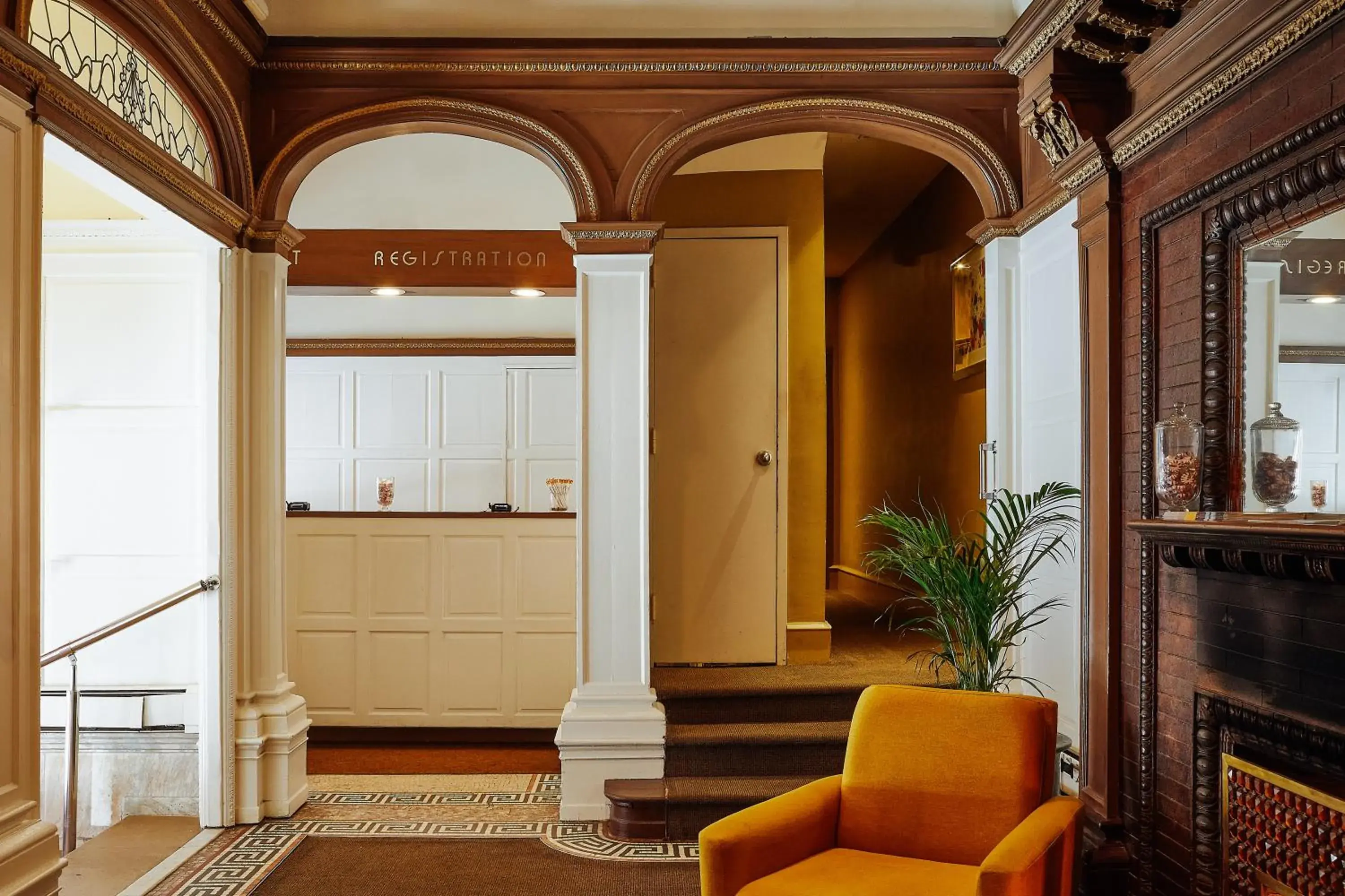 Lobby or reception in Alexander Inn Lobby or reception in Alexander Inn