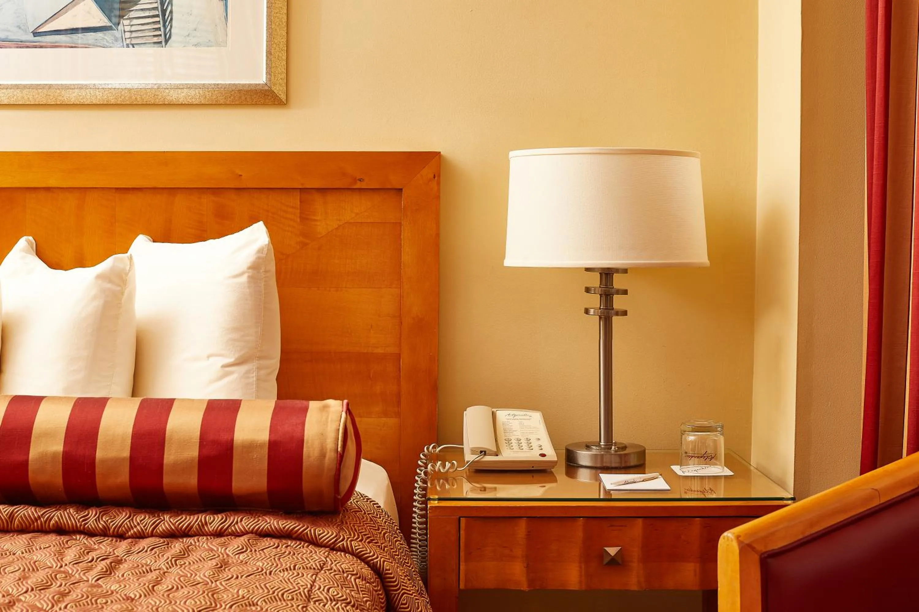 Bed in Alexander Inn