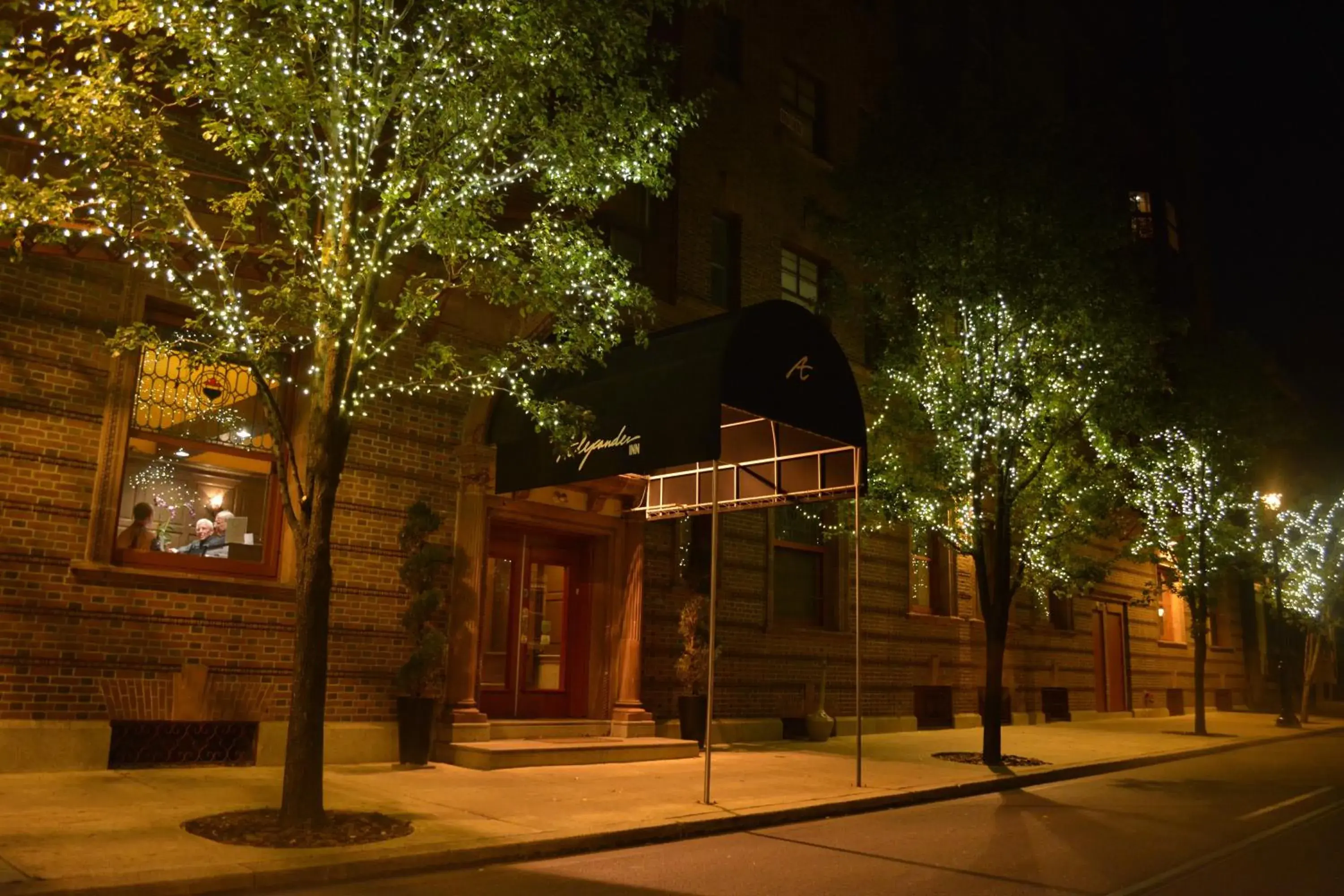 Facade/entrance in Alexander Inn Facade/entrance in Alexander Inn