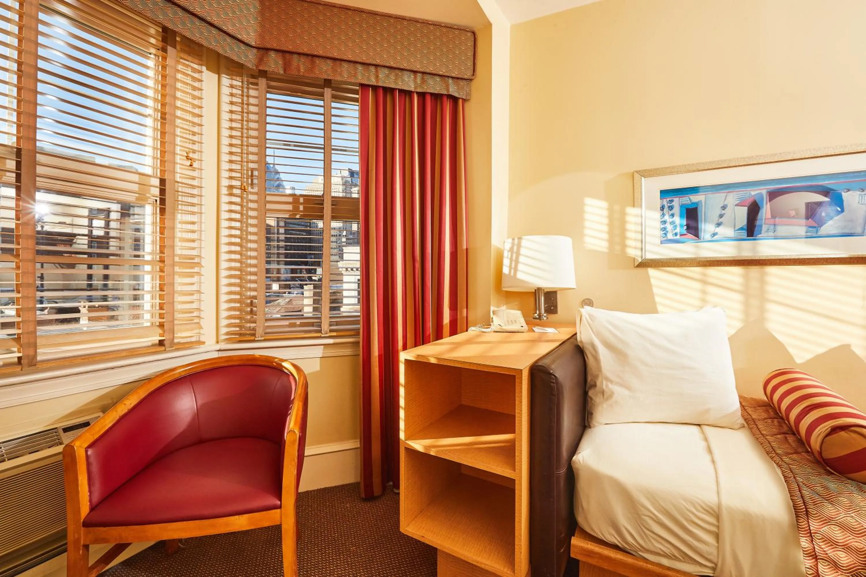 Bed in Alexander Inn