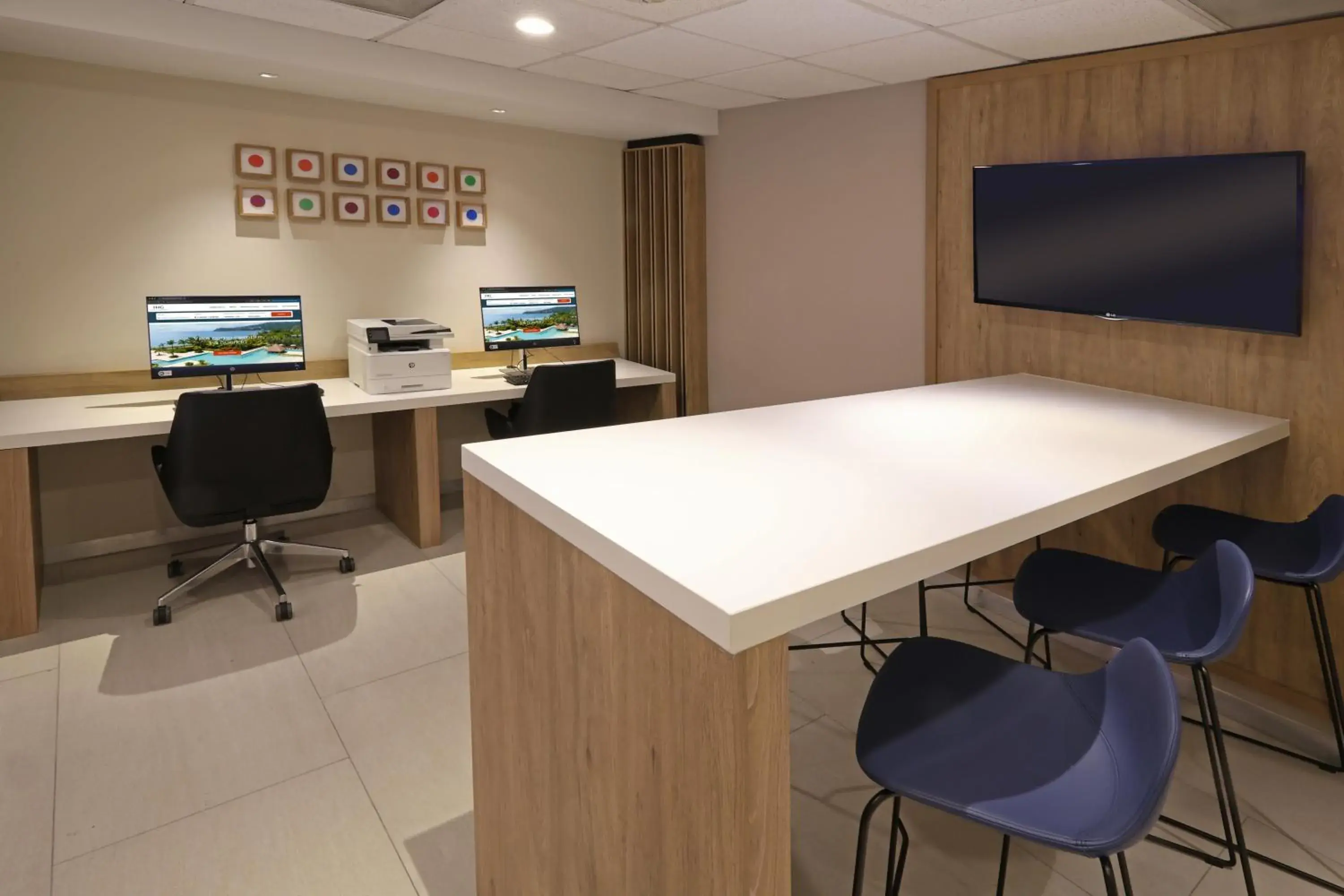 Property building in Holiday Inn Express Monterrey Galerias-San Jeronimo by IHG Property building in Holiday Inn Express Monterrey Galerias-San Jeronimo by IHG