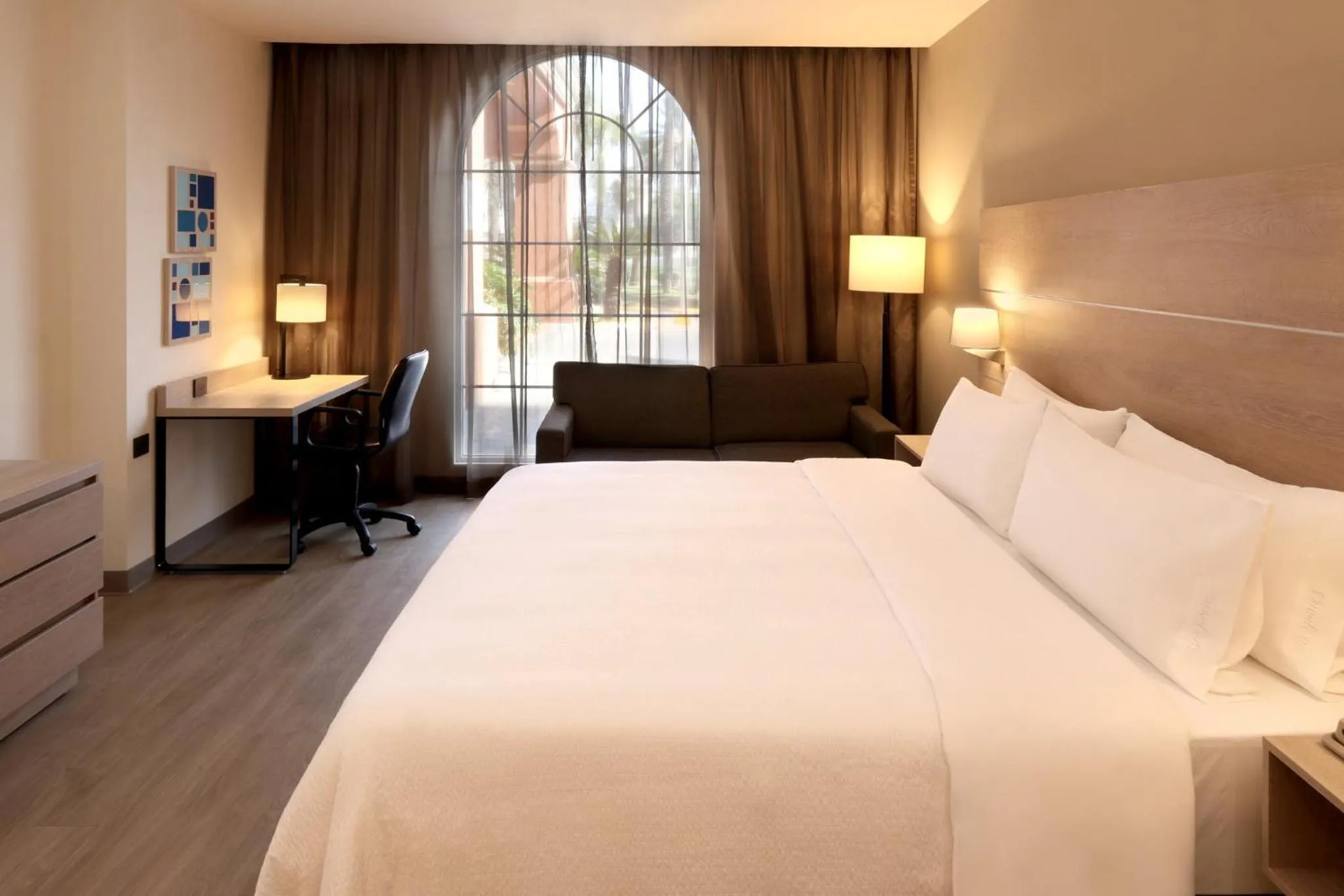 Photo of the whole room, Bed in Holiday Inn Express Monterrey Galerias-San Jeronimo by IHG