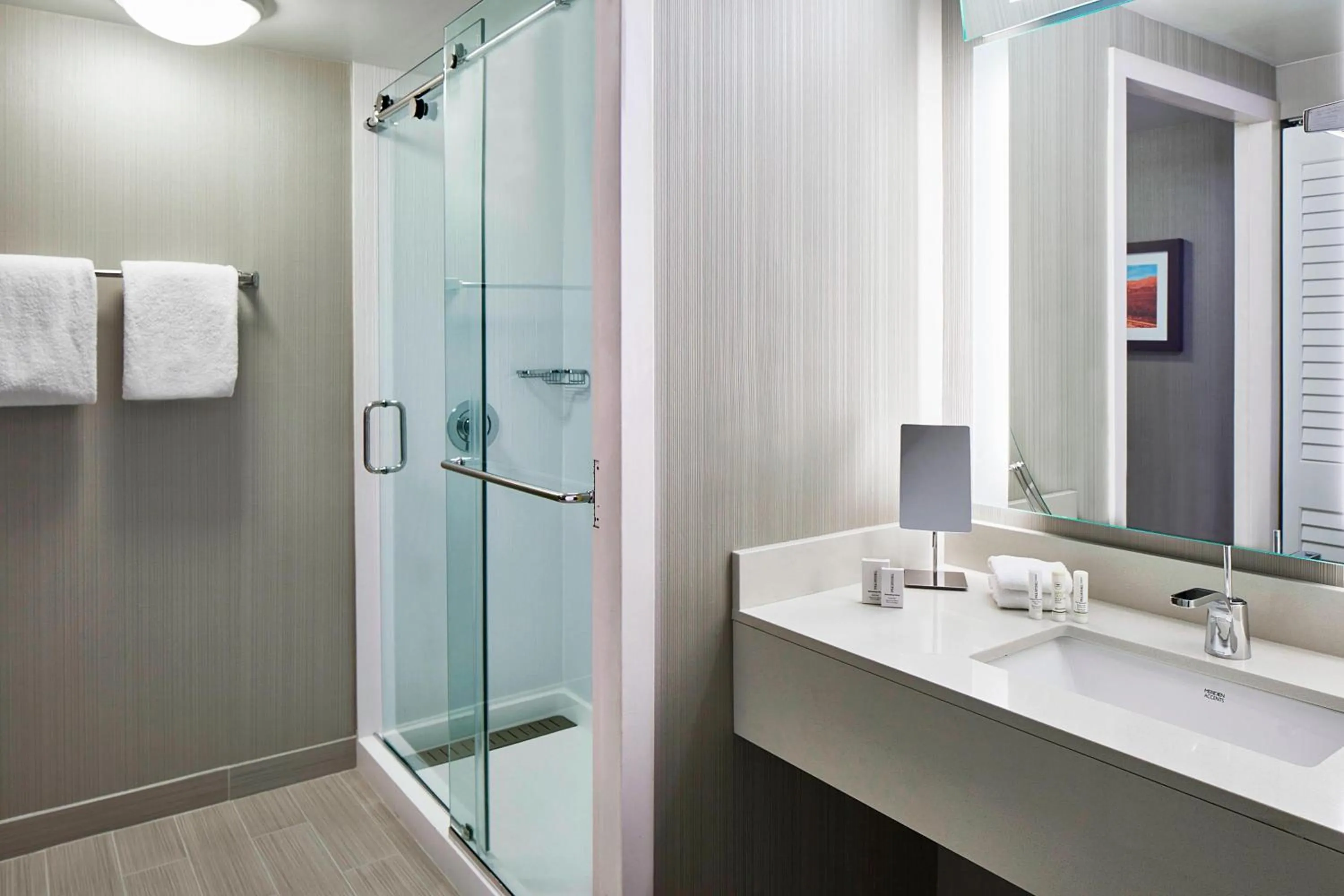 Bathroom in Courtyard Portland Downtown / Convention Center