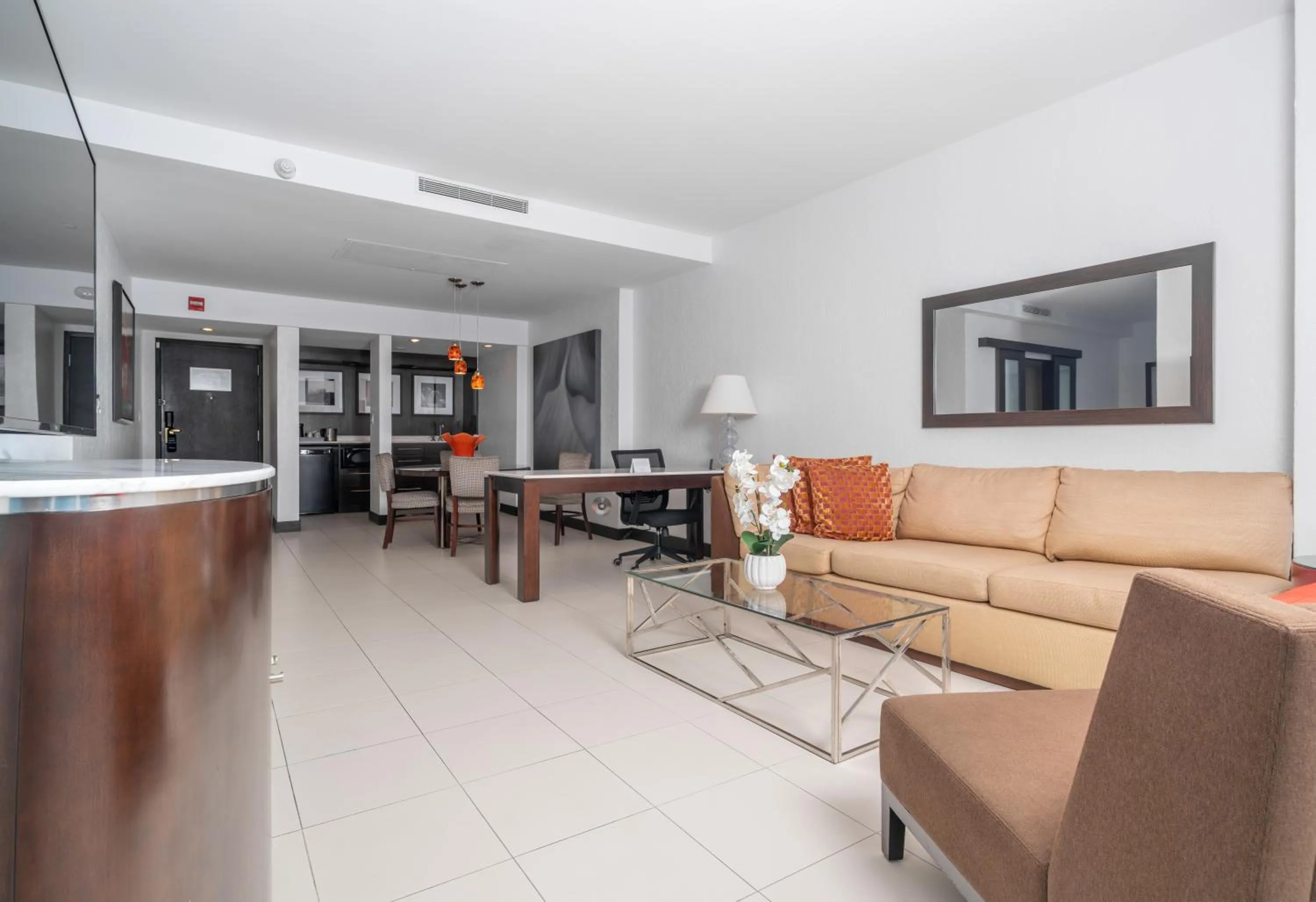 TV and multimedia in The Condado Plaza Hotel